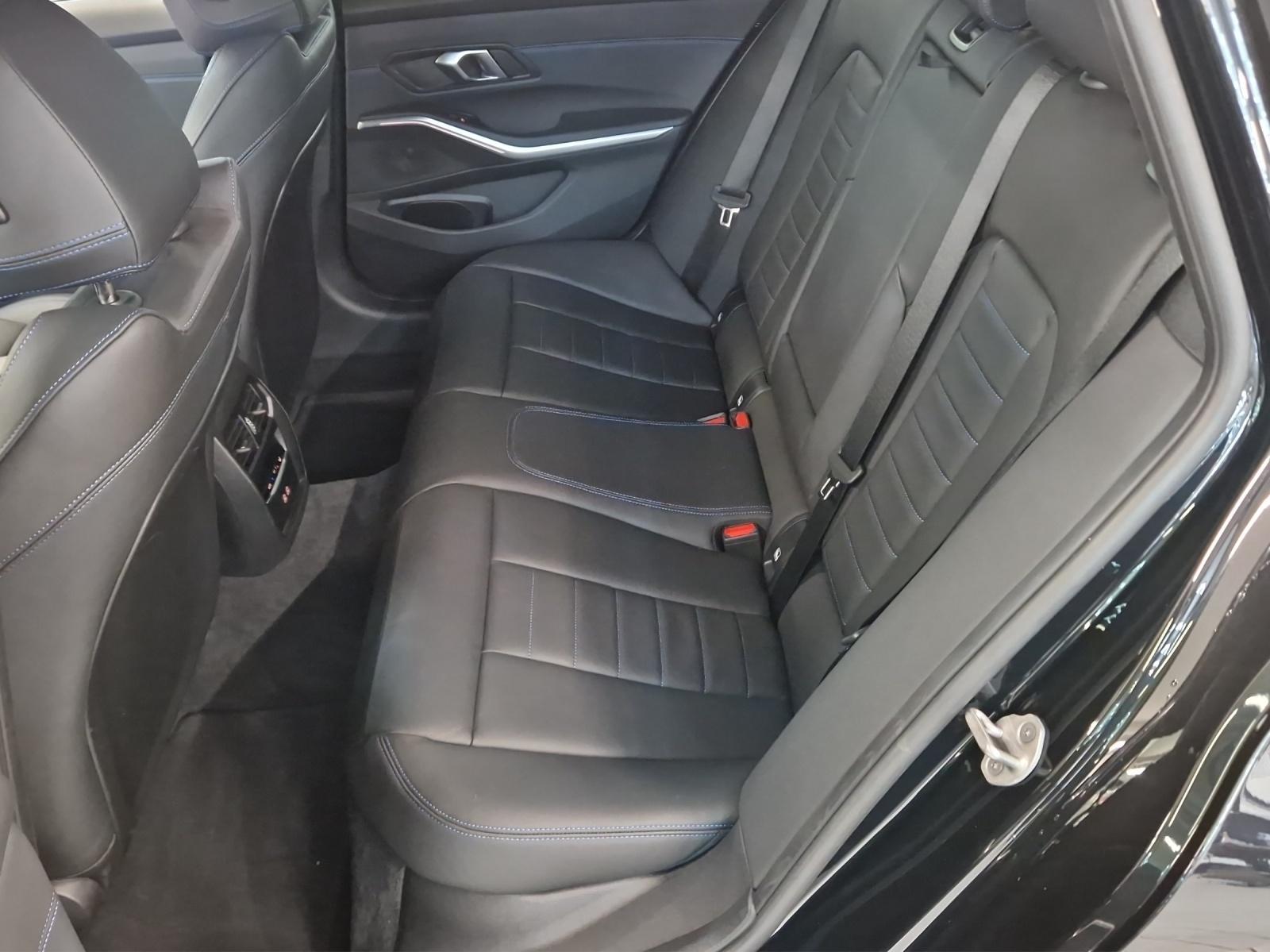 BMW 320d xDrive SAG Touring M Sport-image-18