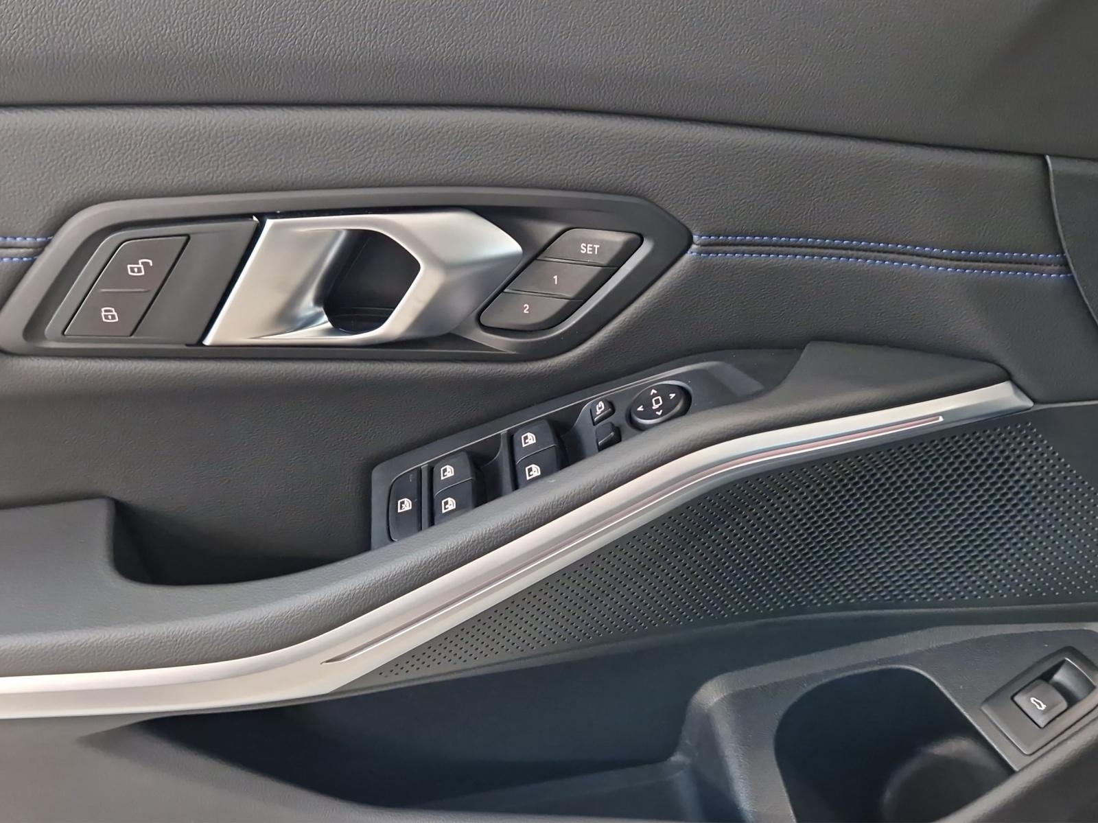 BMW 320d xDrive SAG Touring M Sport-image-9