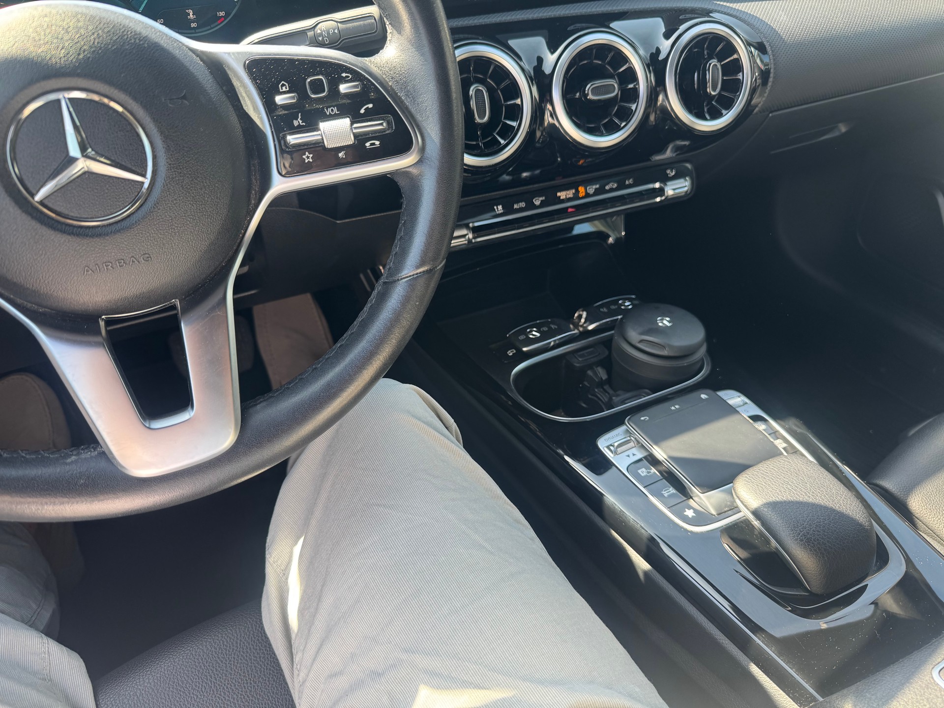MERCEDES-BENZ A 220 Progressive 7G-DCT 4Matic-image-15
