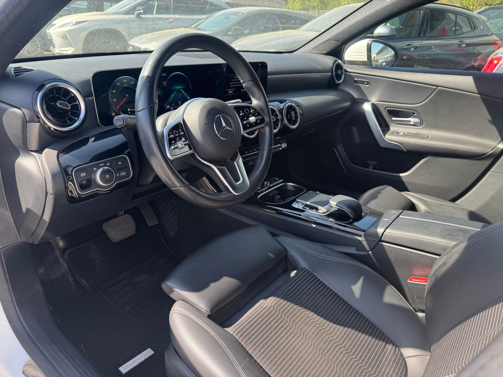 MERCEDES-BENZ A 220 Progressive 7G-DCT 4Matic-image-10