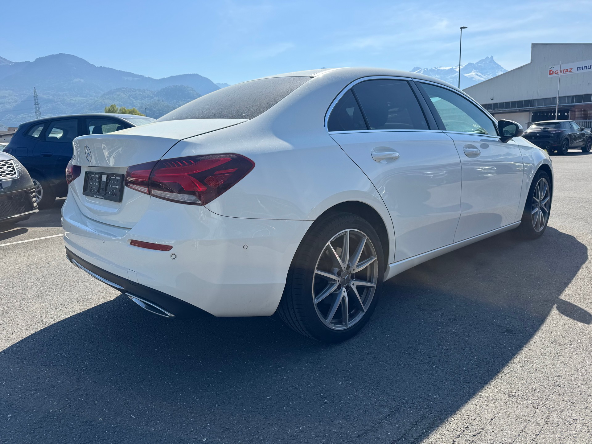 MERCEDES-BENZ A 220 Progressive 7G-DCT 4Matic-image-4