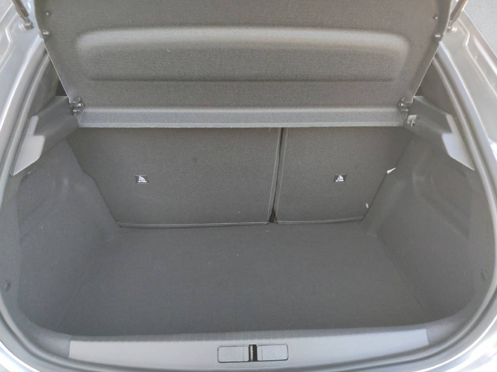 PEUGEOT 208 1.2 Hybrid 145 GT-image-7