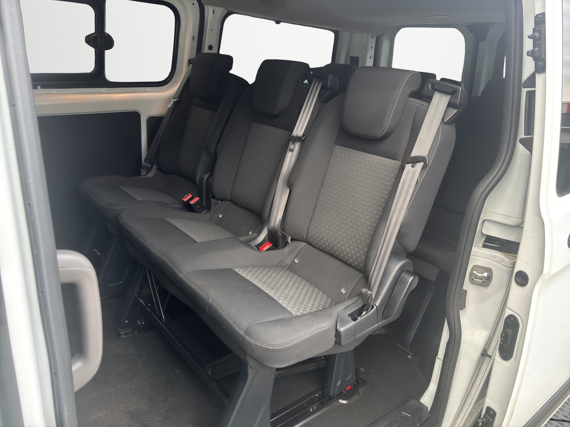 FORD Transit Custom 320 L1H1 Trend A-image-10