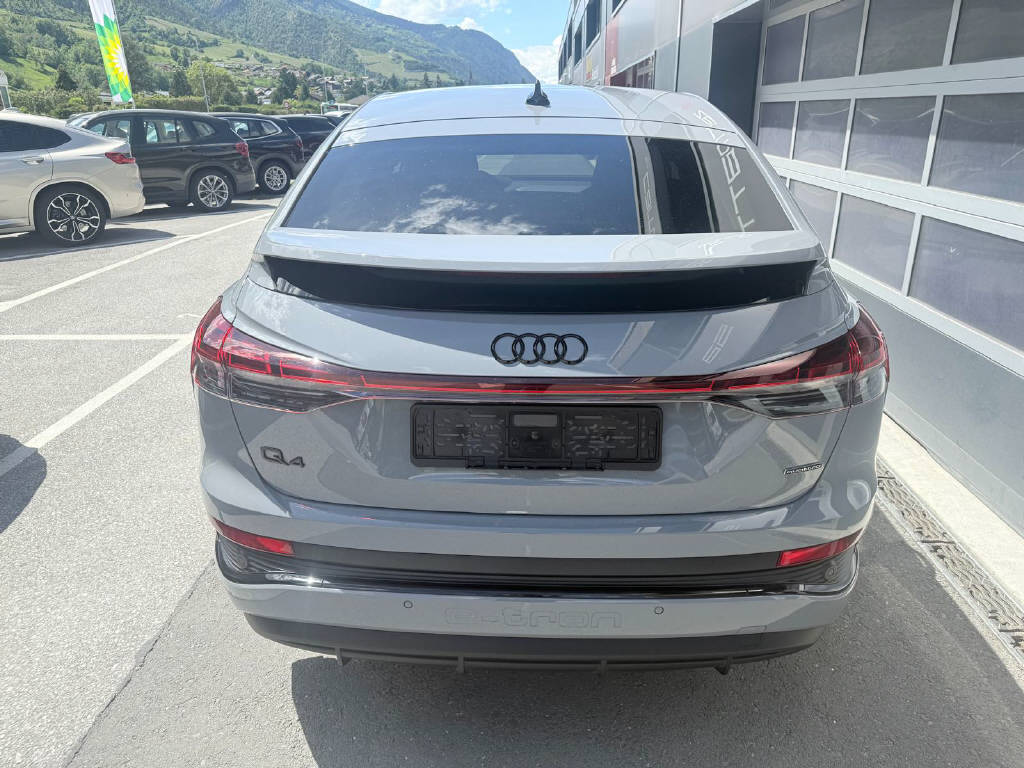 AUDI Q4 e-tron Sportback 50 quattro-image-4