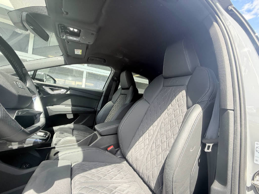 AUDI Q4 e-tron Sportback 50 quattro-image-5