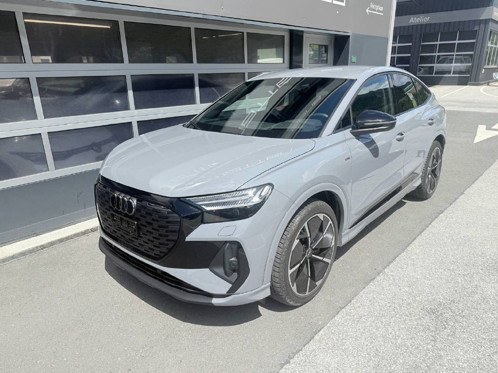 AUDI Q4 e-tron Sportback 50 quattro-showroom-element-2