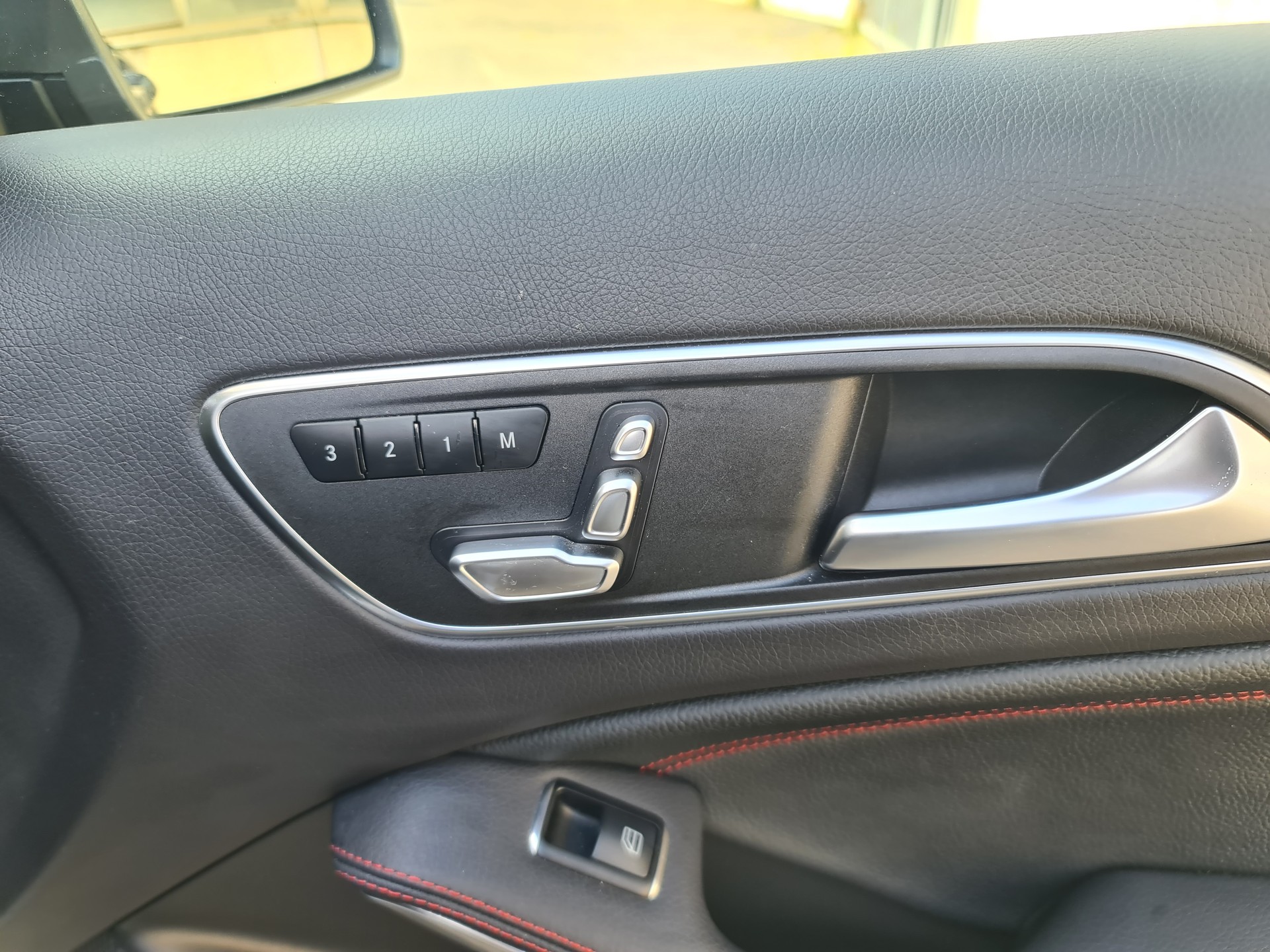 MERCEDES-BENZ A 250 Sport 7G-DCT-image-9