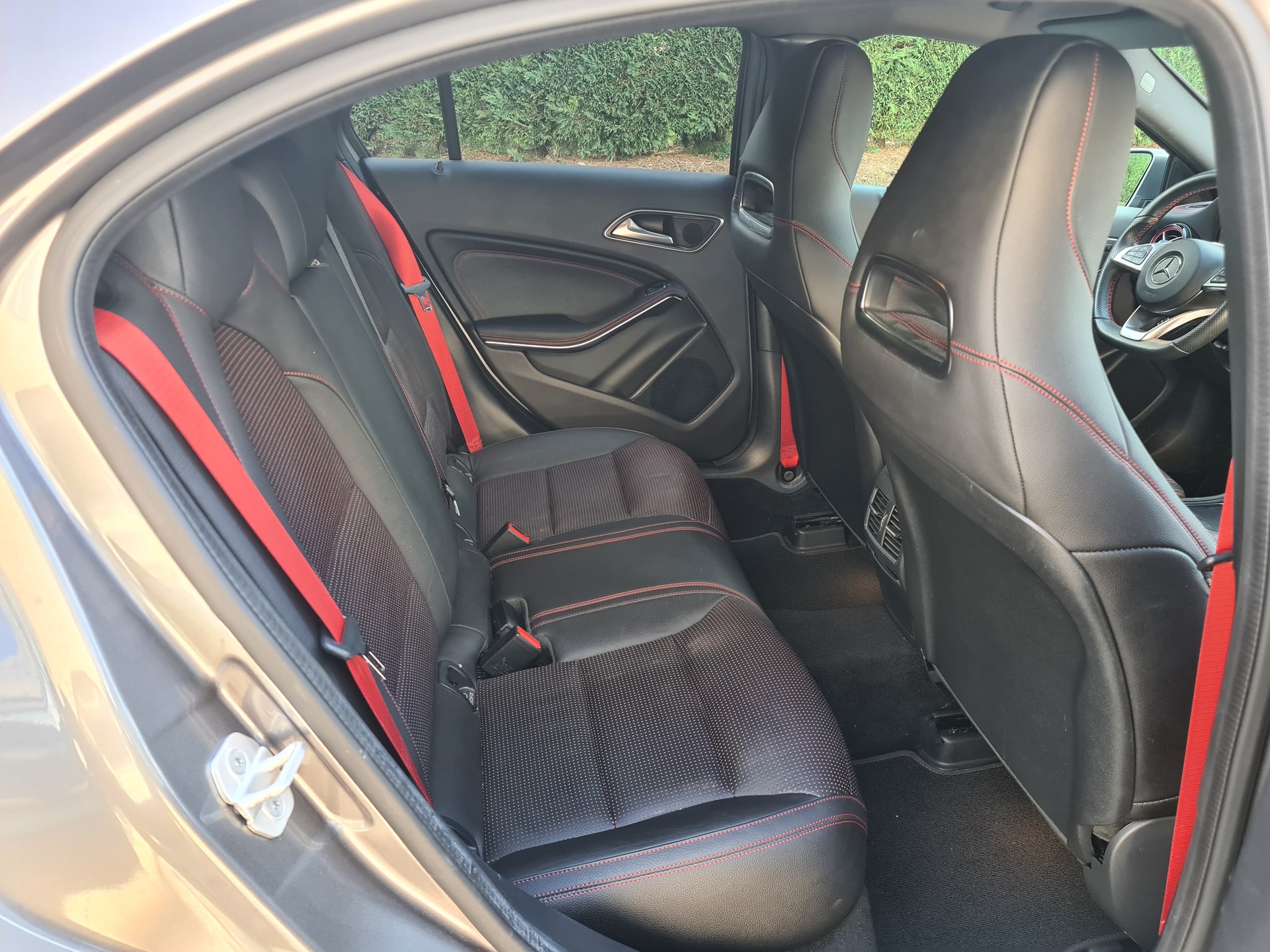 MERCEDES-BENZ A 250 Sport 7G-DCT-image-8
