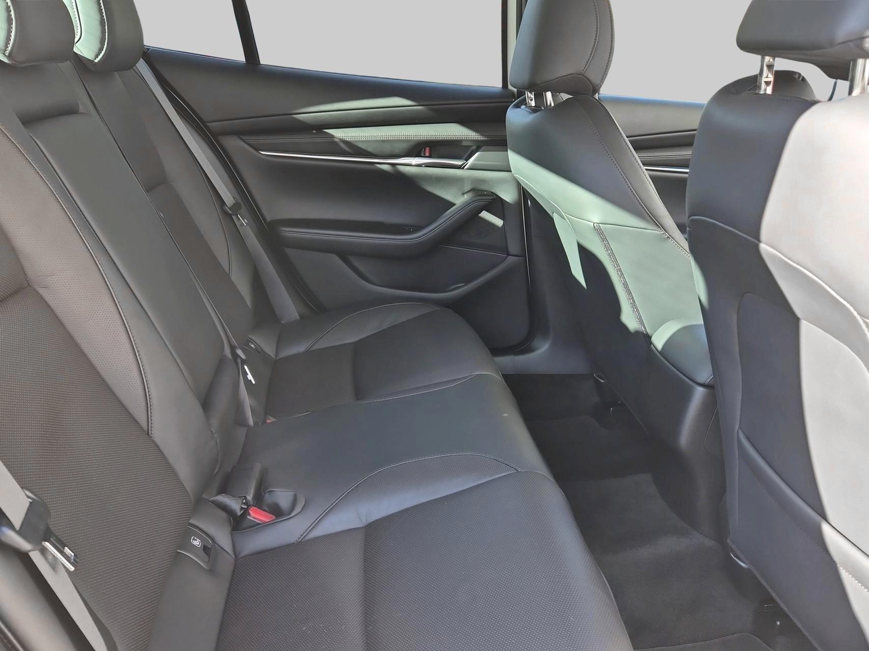 MAZDA 3 Sedan SKYACTIV-X M Hybrid 186 Revolution Automat-image-14