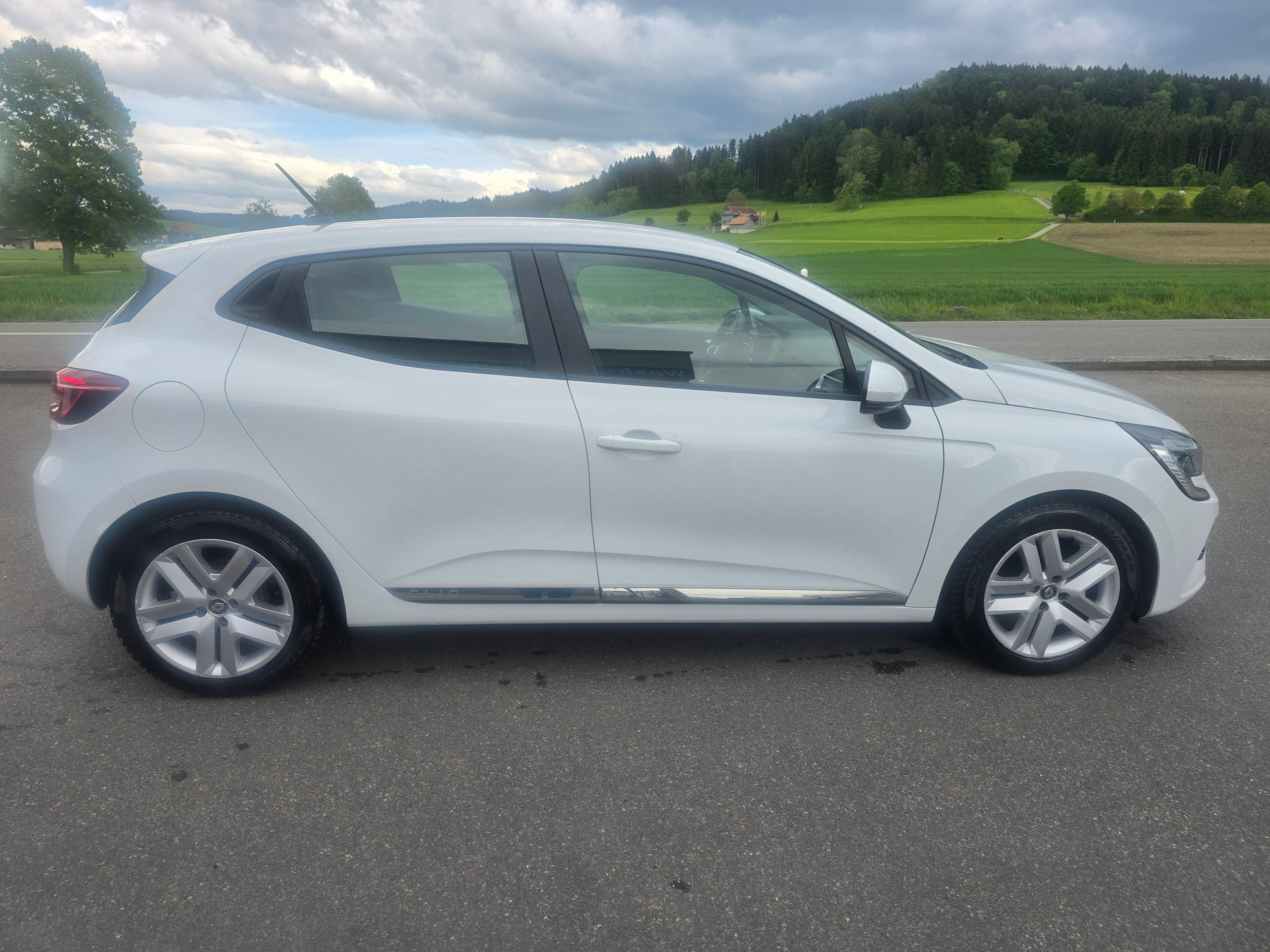 RENAULT Clio 1.0 Business-image-4