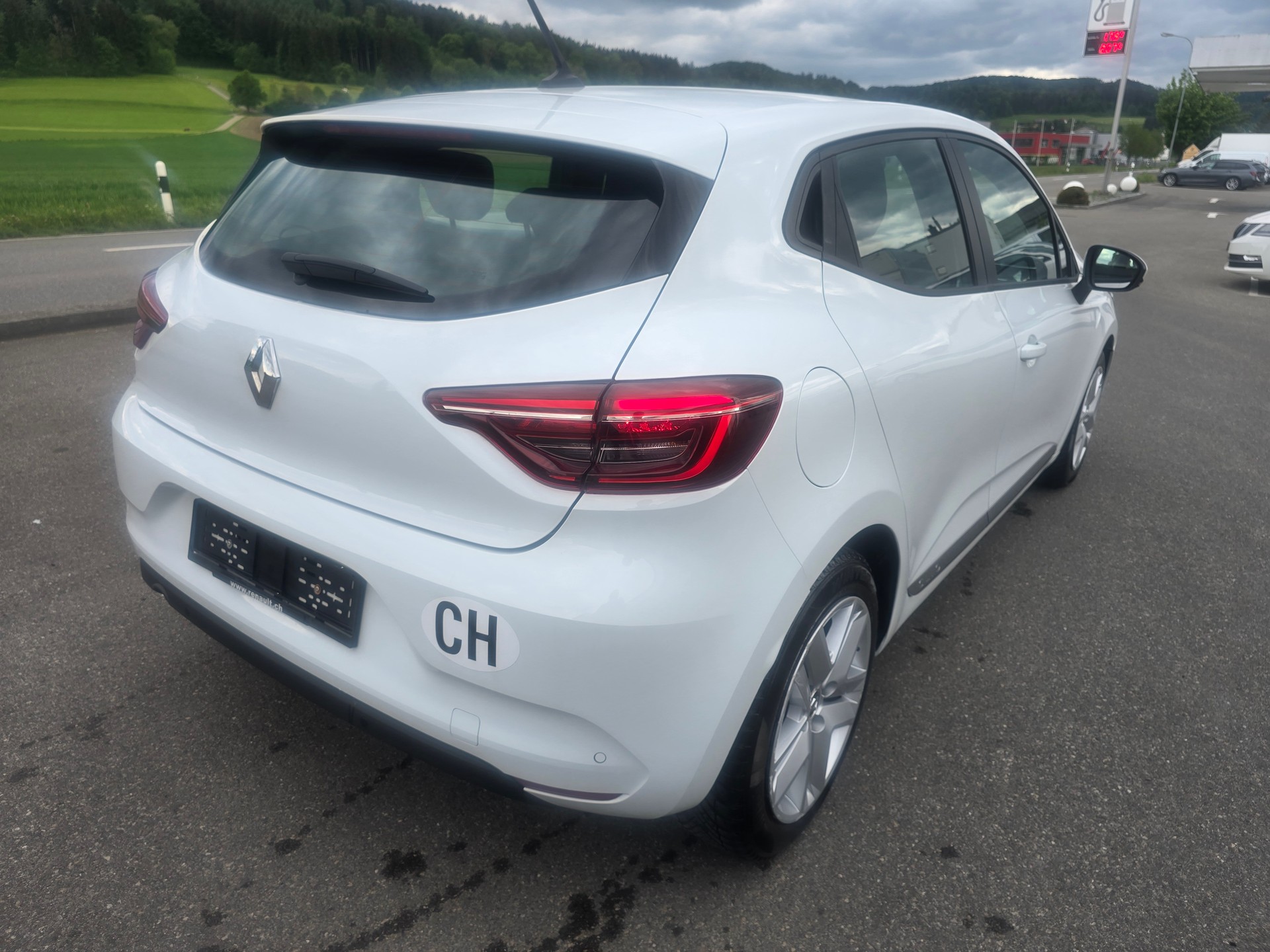 RENAULT Clio 1.0 Business-image-3