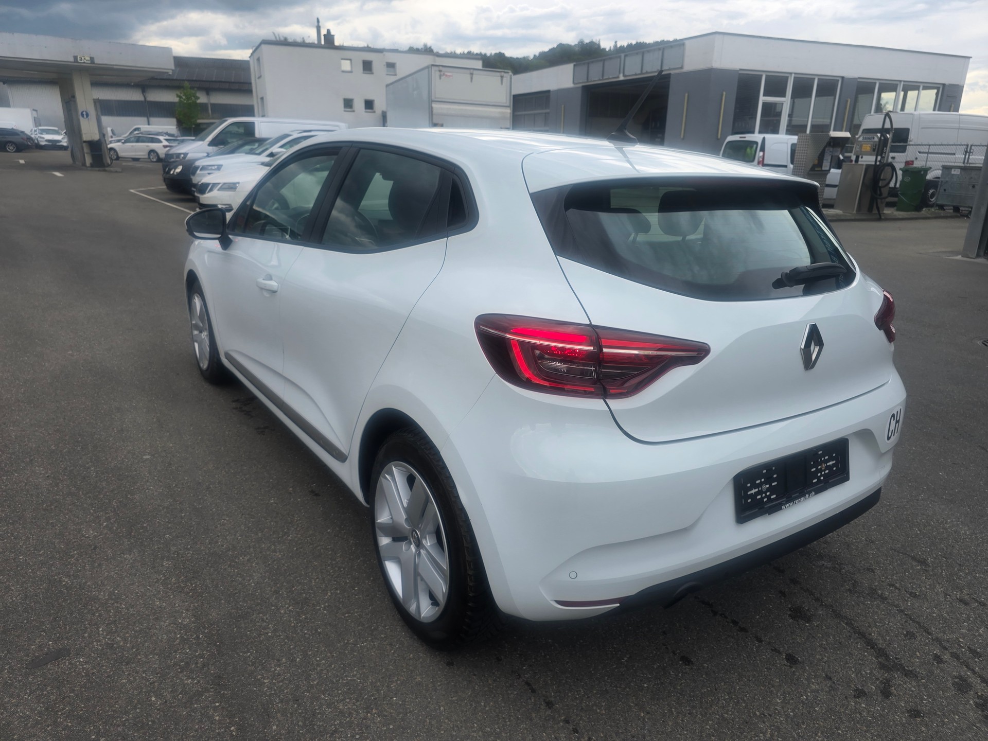 RENAULT Clio 1.0 Business-image-2