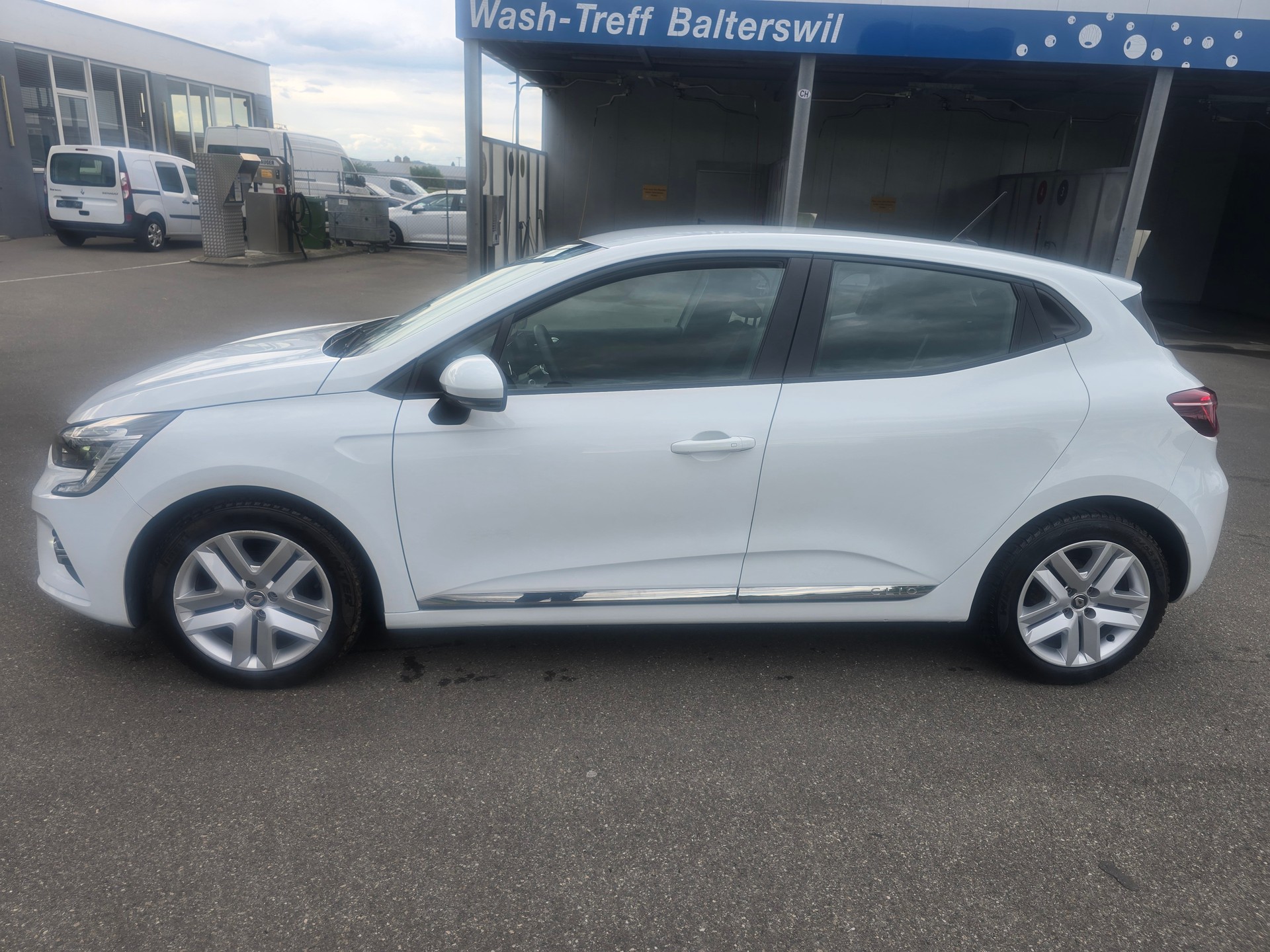 RENAULT Clio 1.0 Business-image-1