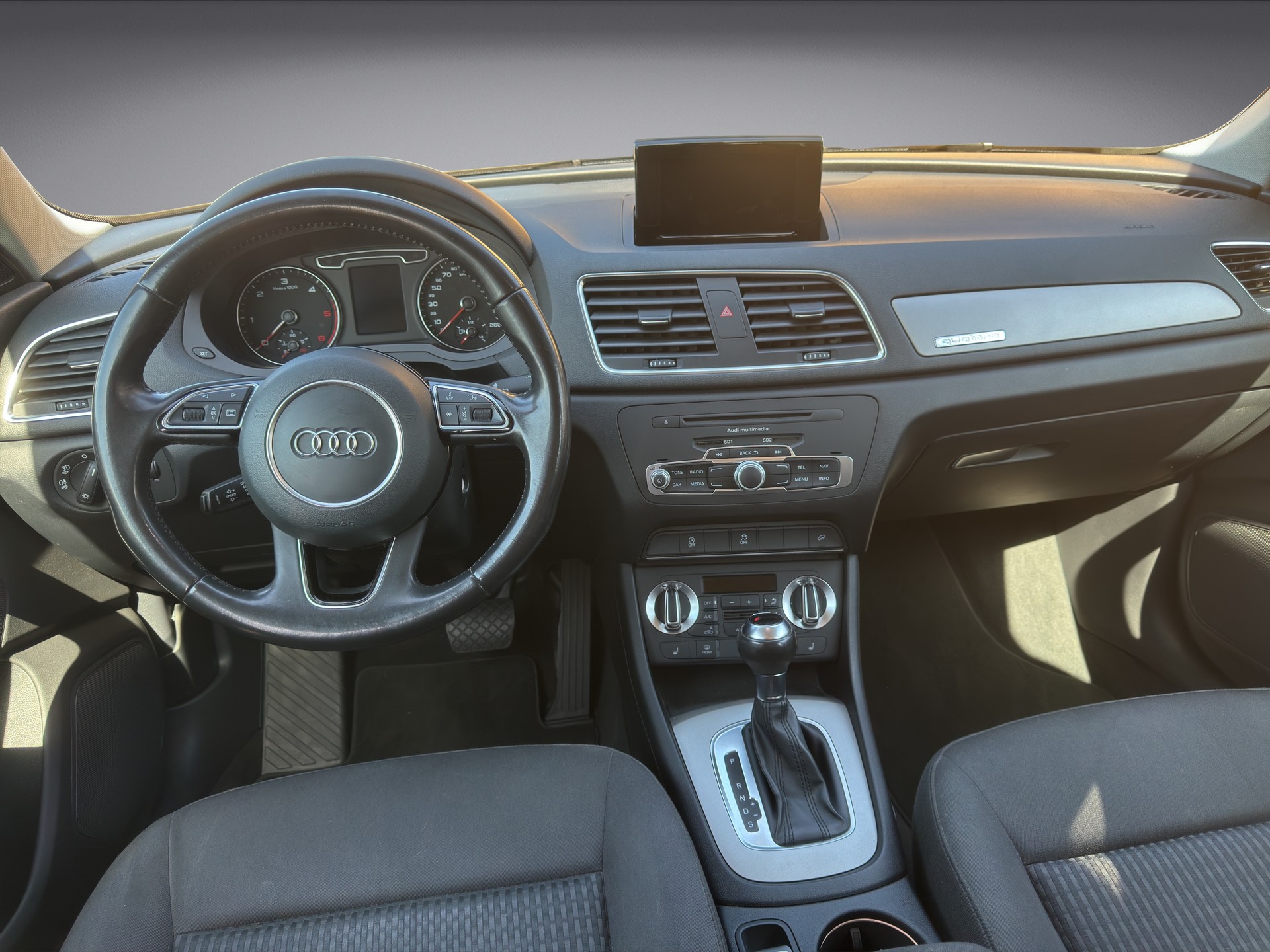 AUDI Q3 2.0 TDI 140 quattro S-Tronic-image-7