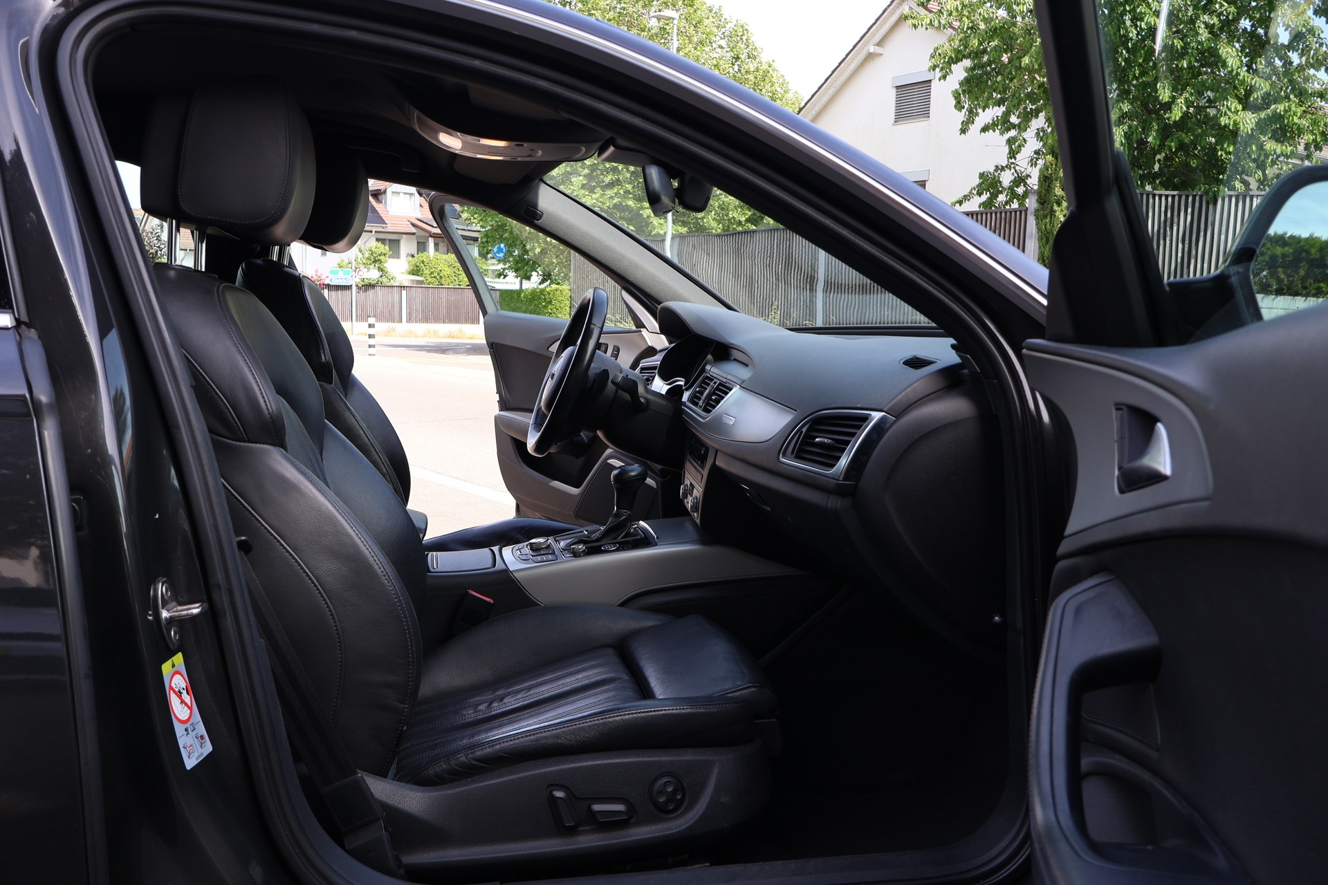 AUDI A6 Limousine 3.0 TFSI V6 quattro S-tronic-image-11