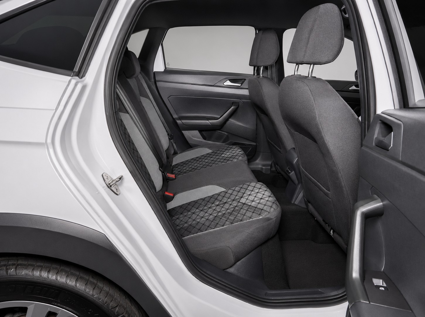 VW Taigo 1.0 TSI R-Line DSG CH FAHRZEUG AUS 1. HAND-image-10