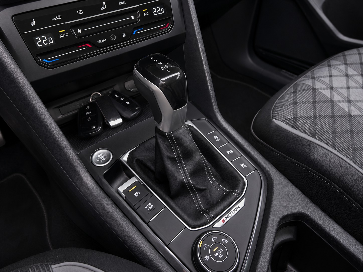 VW Taigo 1.0 TSI R-Line DSG CH FAHRZEUG AUS 1. HAND-image-12