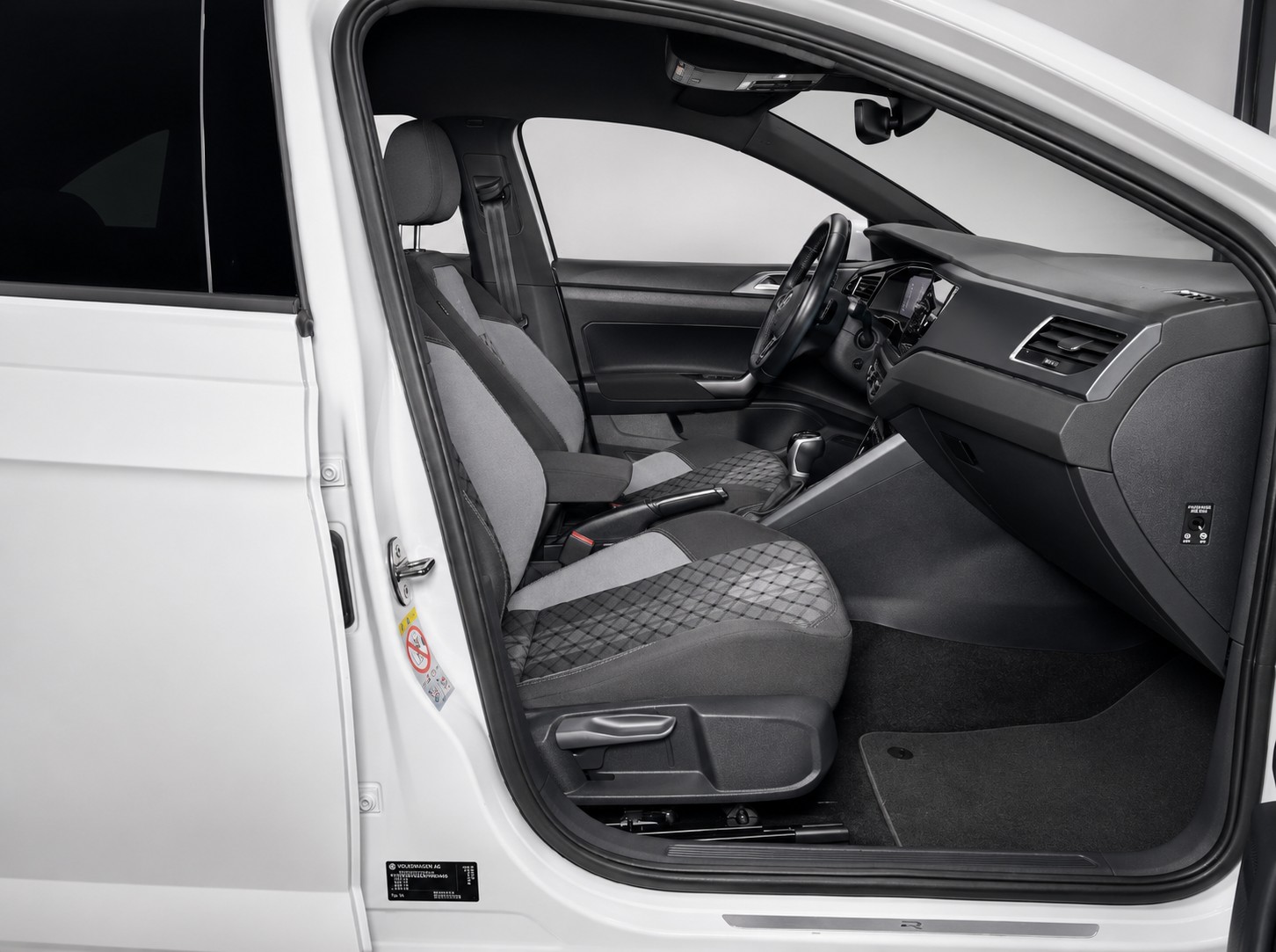 VW Taigo 1.0 TSI R-Line DSG CH FAHRZEUG AUS 1. HAND-image-7