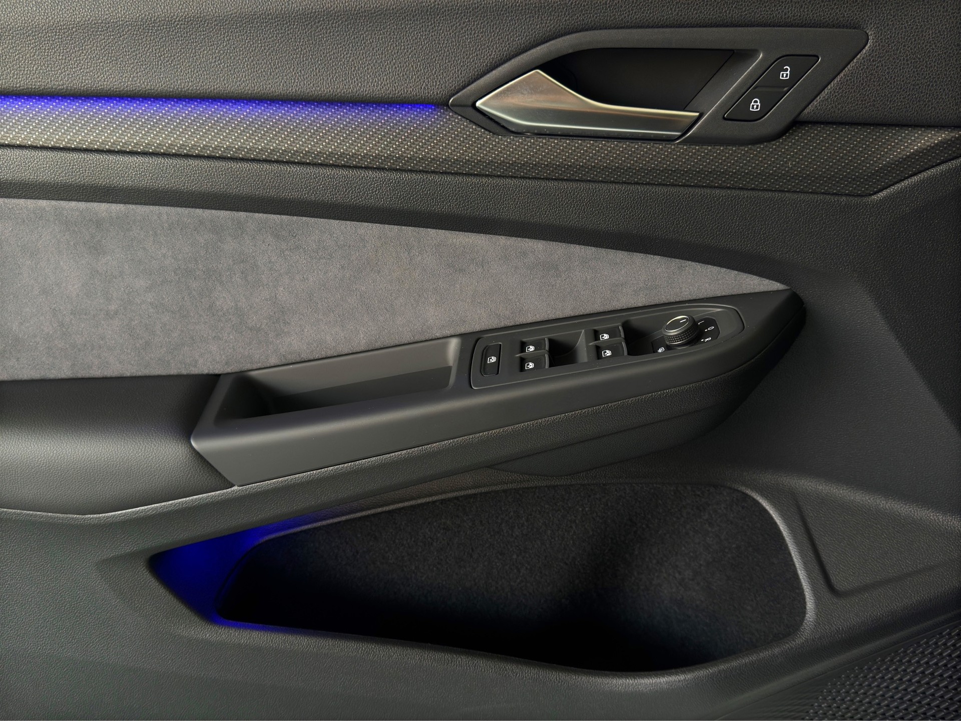 VW Golf 2.0 TSI R DSG 4M R Performance 333PS "Black Style-Harman/Kardon-Navi-RF.-Kamera-"-image-9