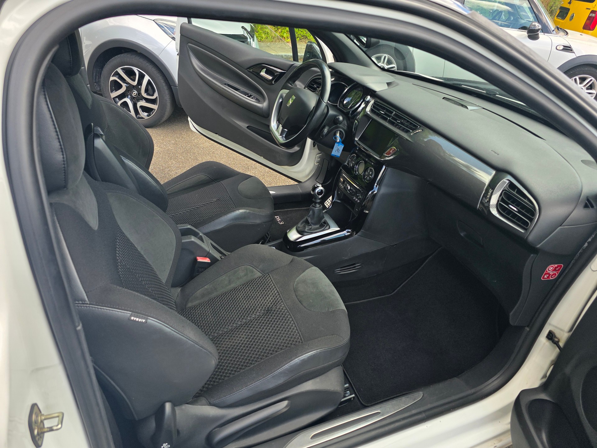 DS AUTOMOBILES DS3 1.6 THP Sport Chic-image-9