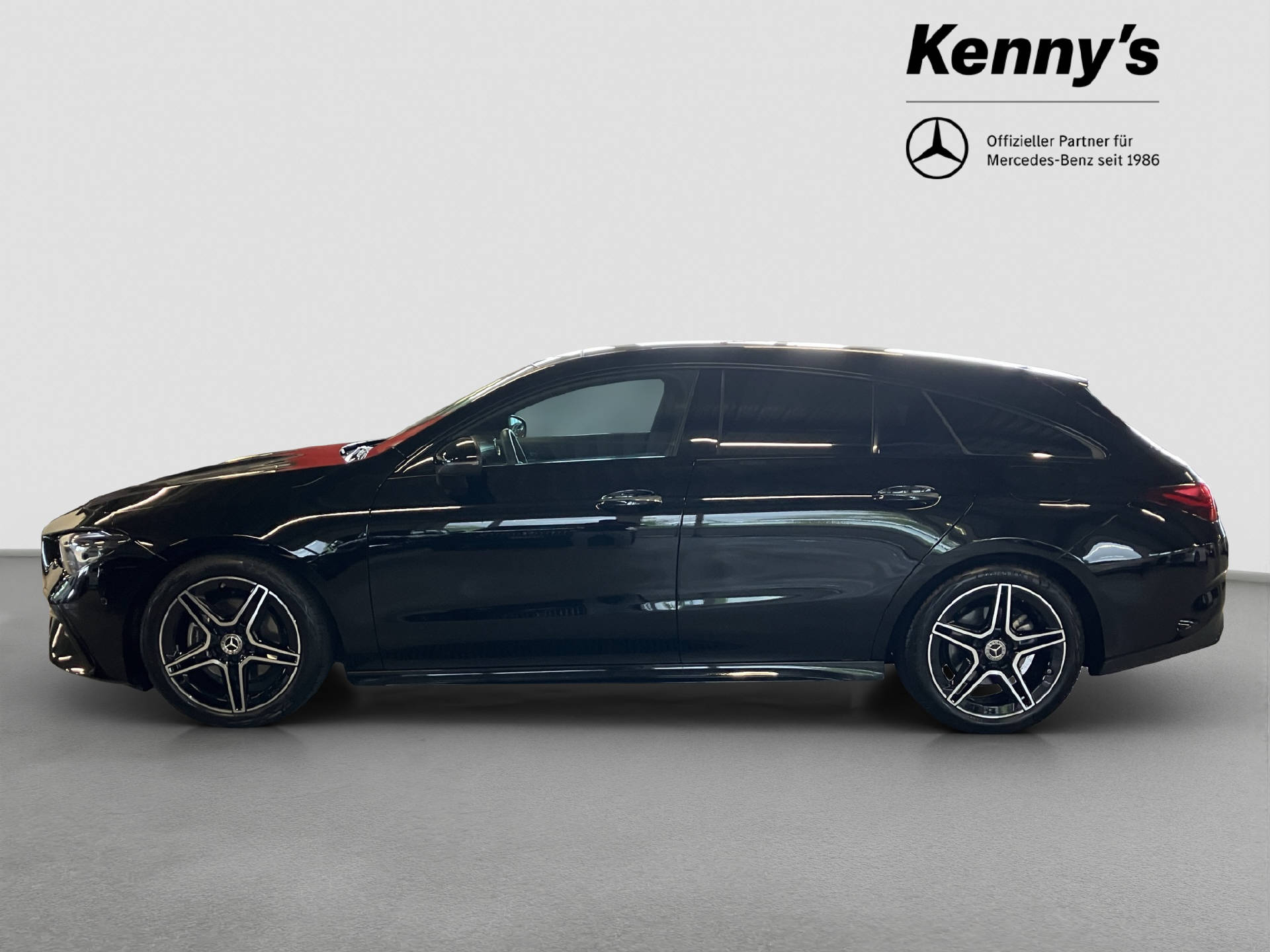 MERCEDES-BENZ CLA 180 AMG Line Shooting Brake-image-2