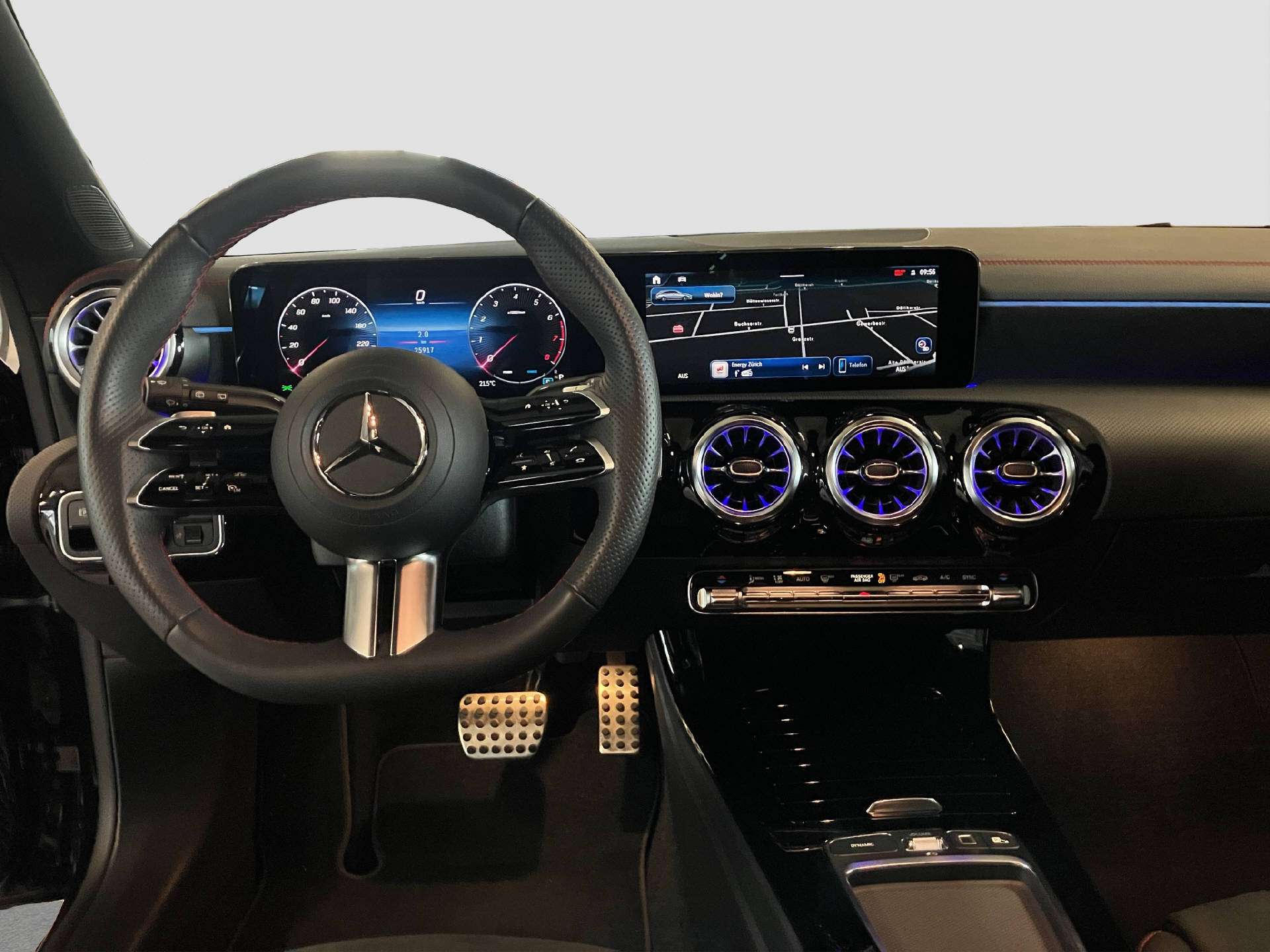 MERCEDES-BENZ CLA 180 AMG Line Shooting Brake-image-7
