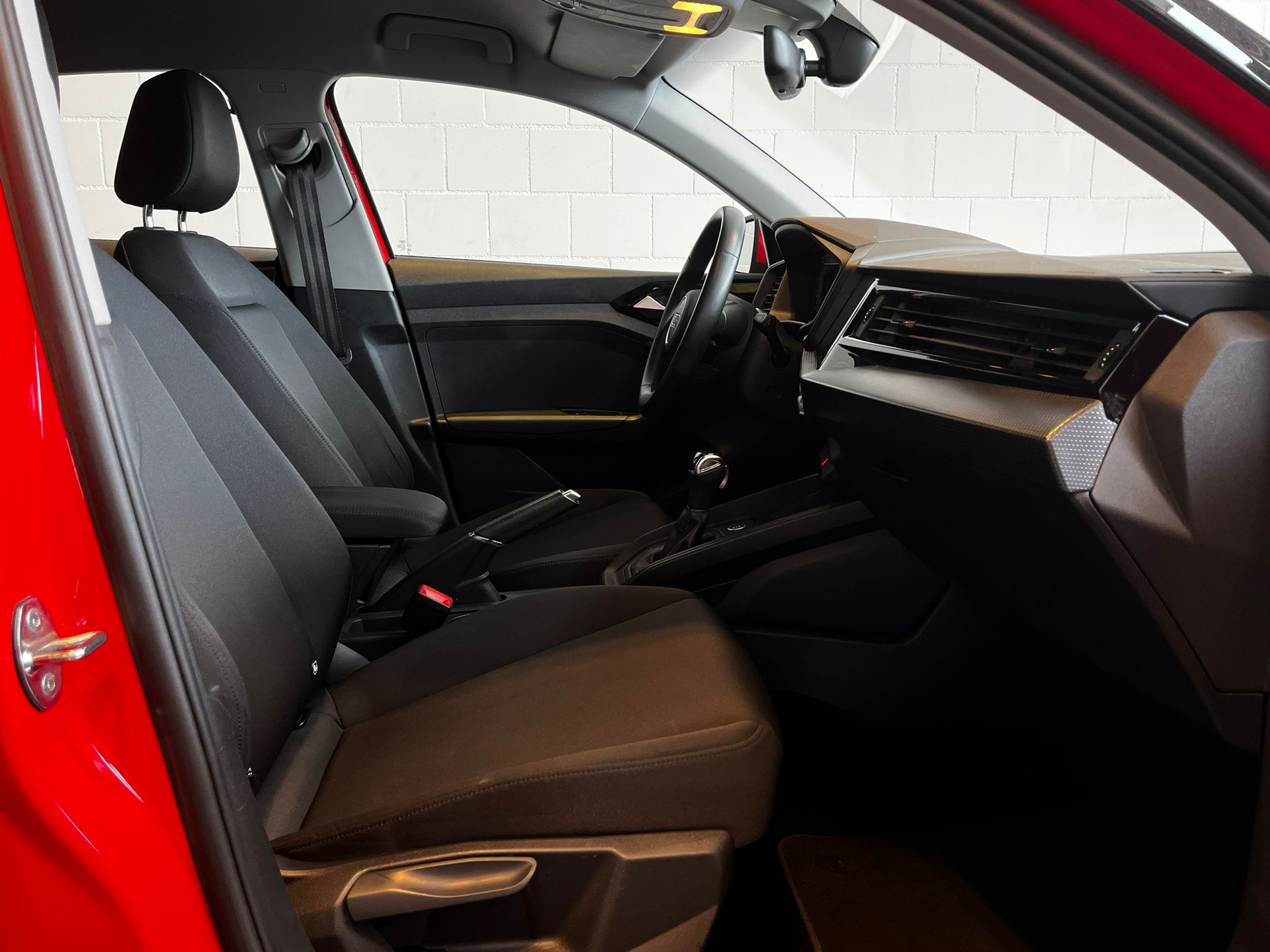 AUDI A1 30 TFSI advanced-image-12