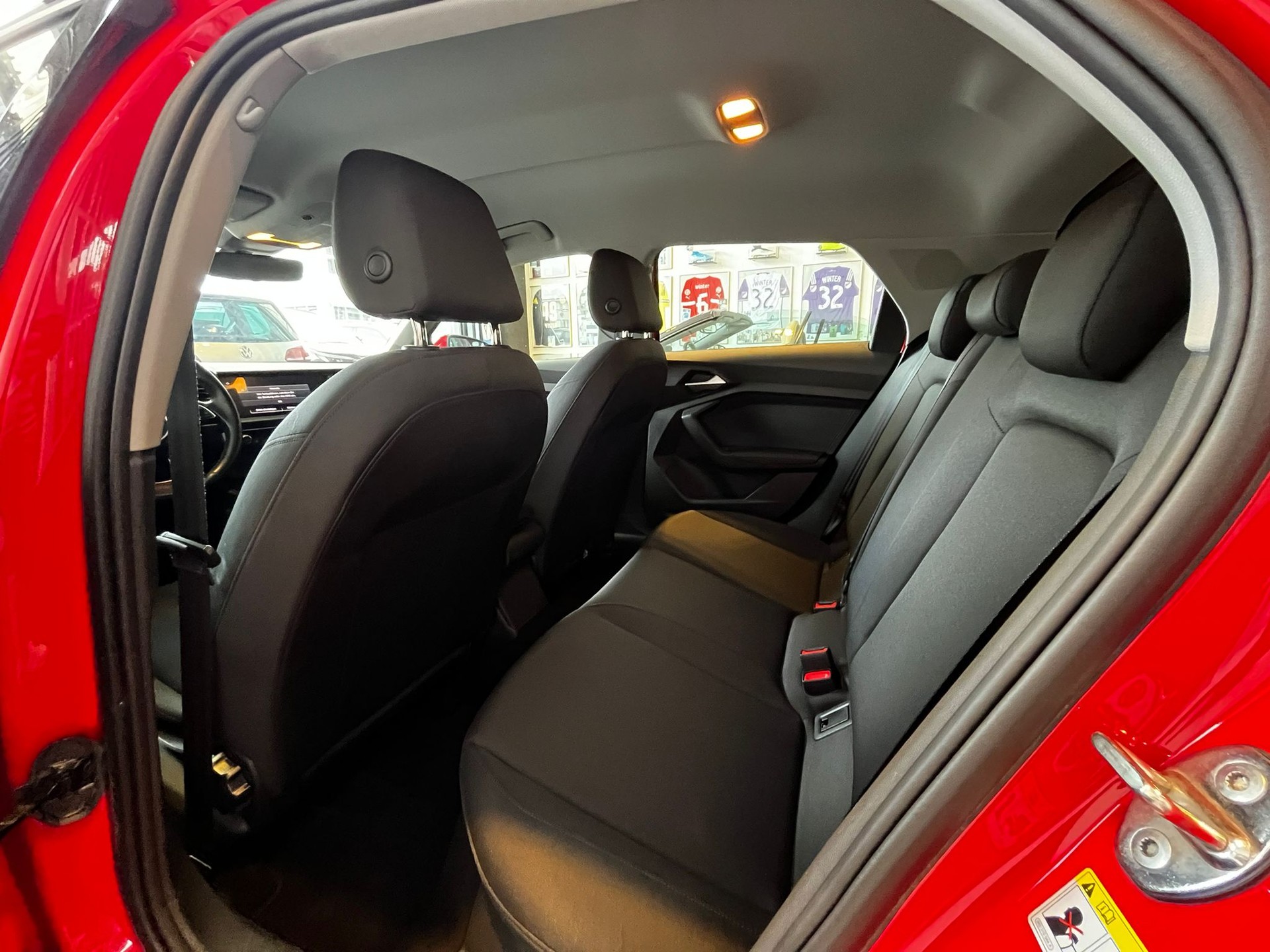 AUDI A1 30 TFSI advanced-image-10