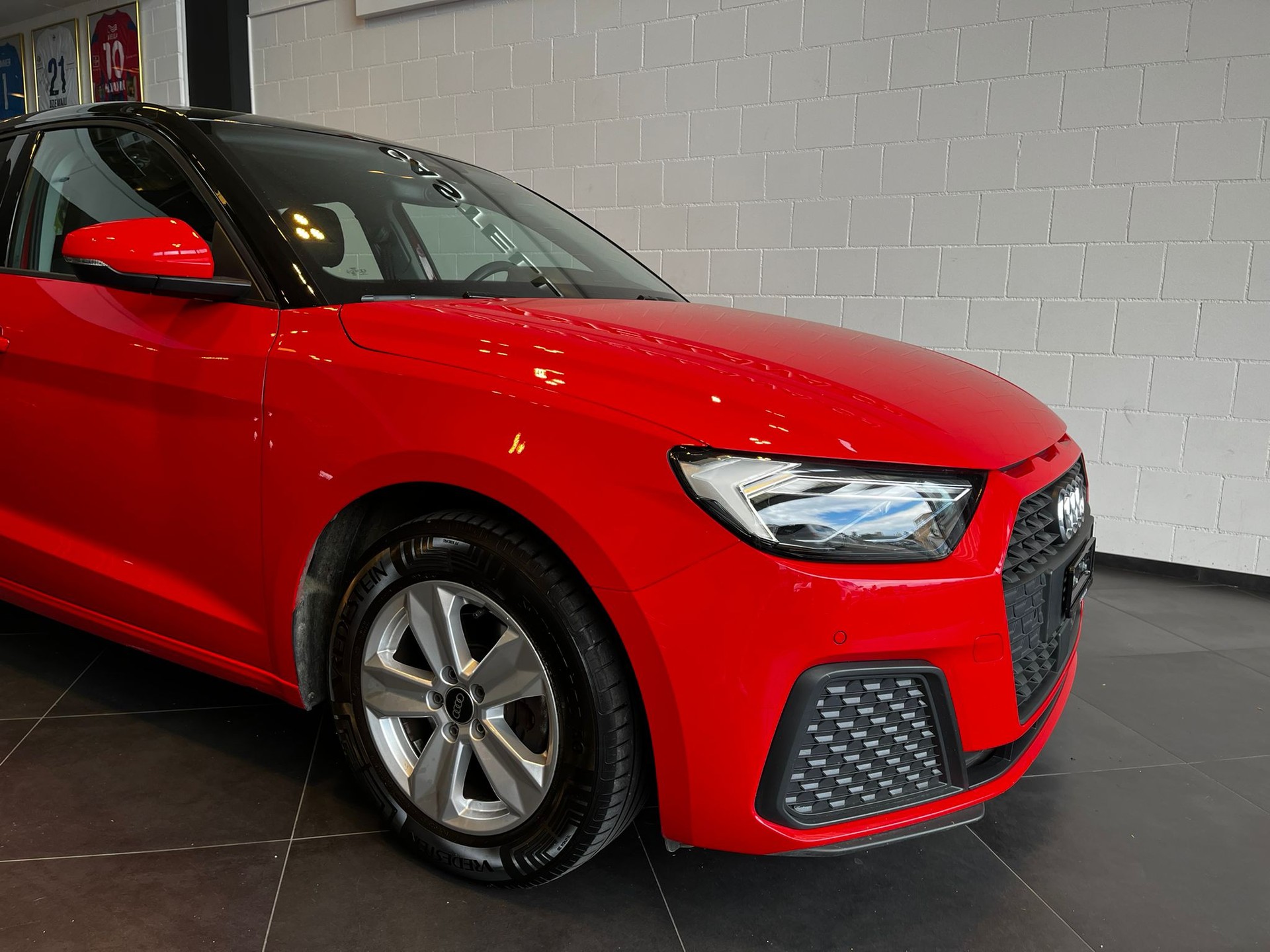 AUDI A1 30 TFSI advanced-showroom-element-1