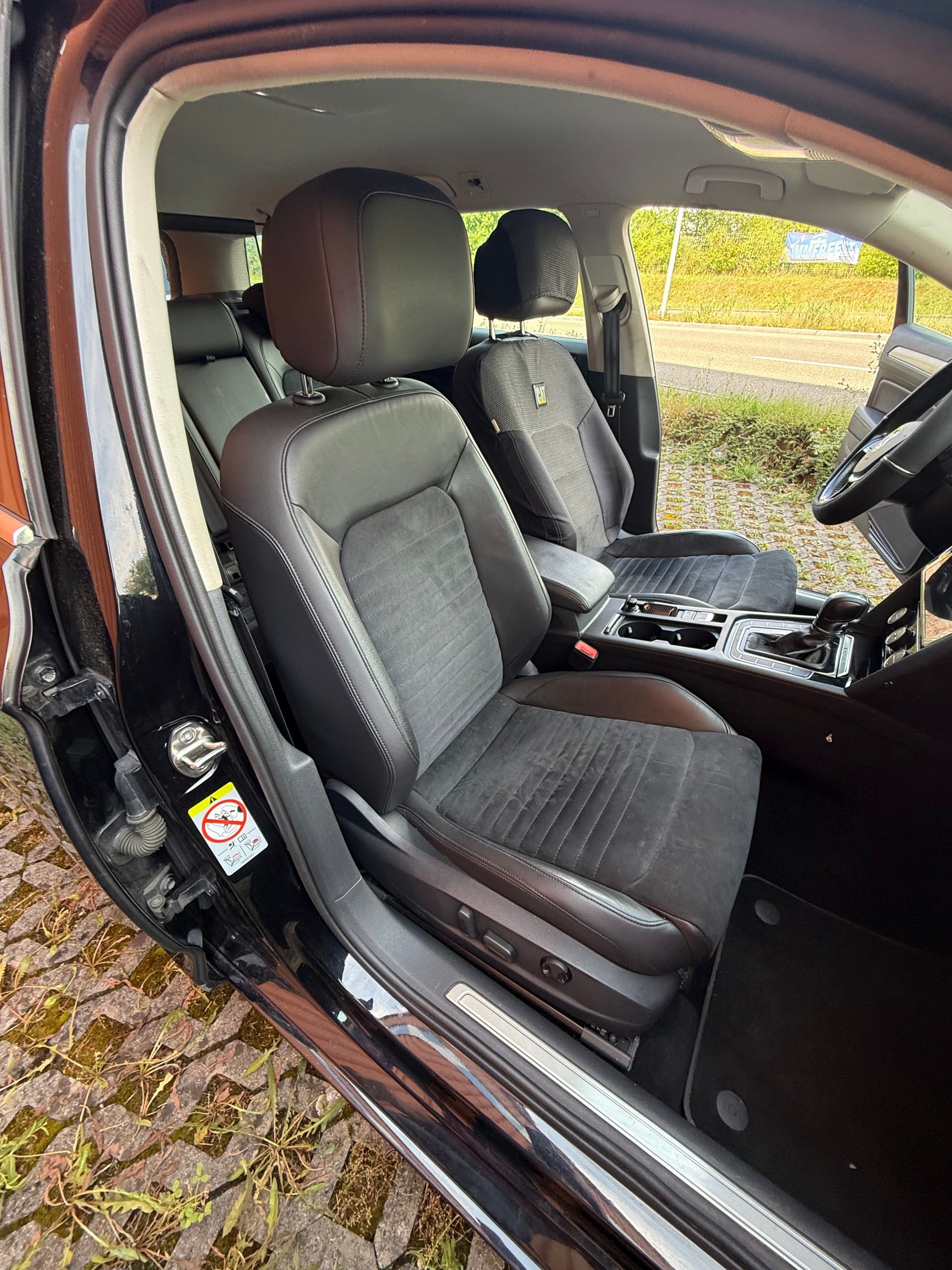 VW Passat Variant 2.0 TDI BMT Highline DSG 4Motion-image-11