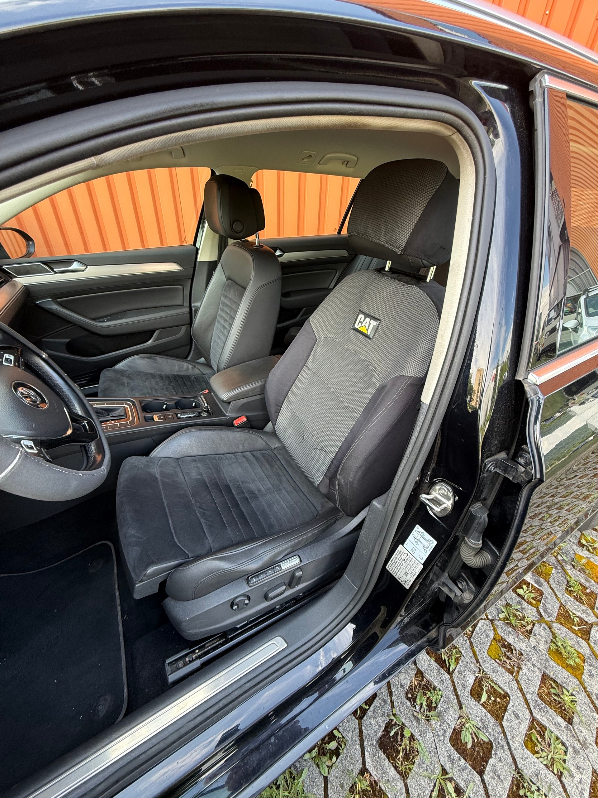 VW Passat Variant 2.0 TDI BMT Highline DSG 4Motion-image-7