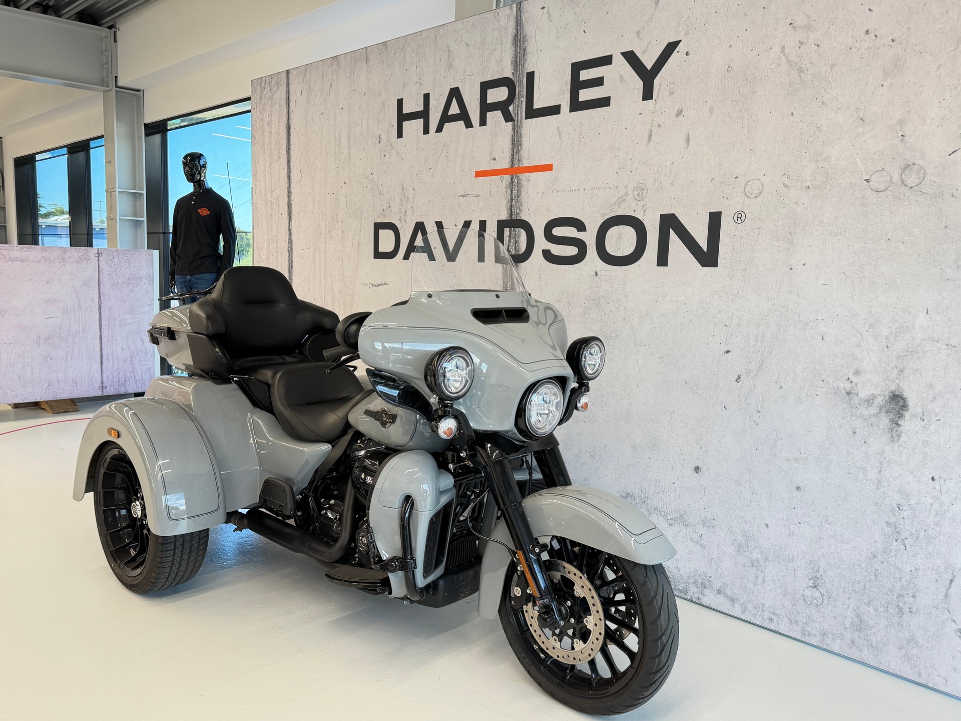 HARLEY-DAVIDSON FLHTCUTG Tri Glide Ultra 114-image-1