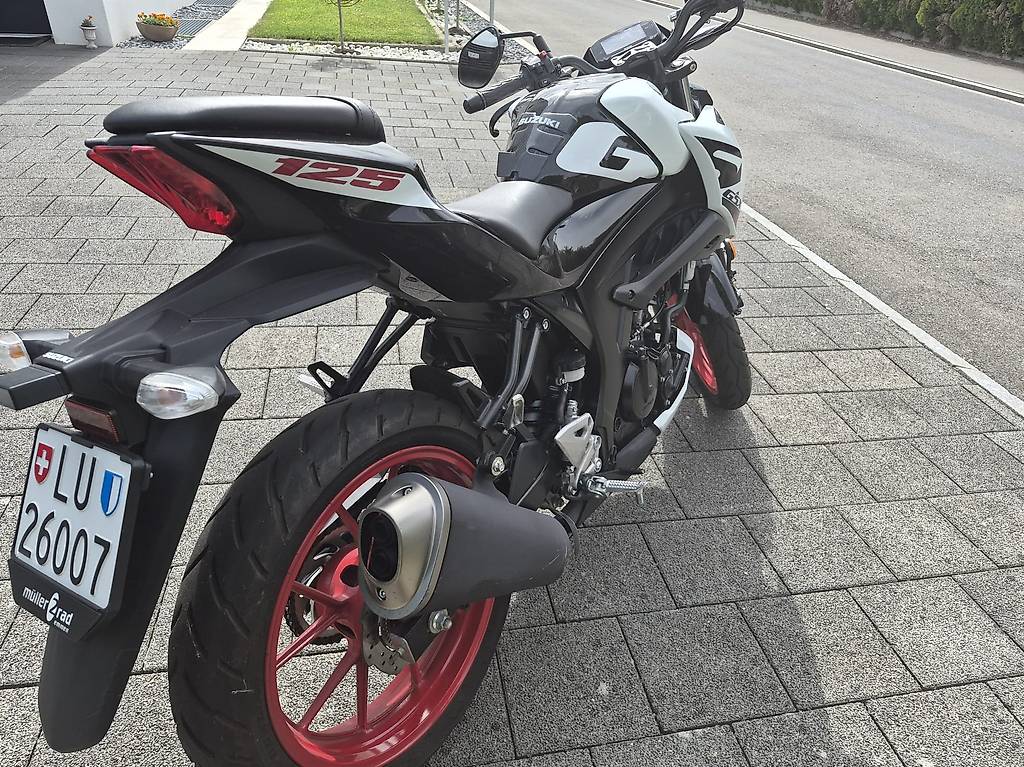 SUZUKI GSX-S 125-image-1