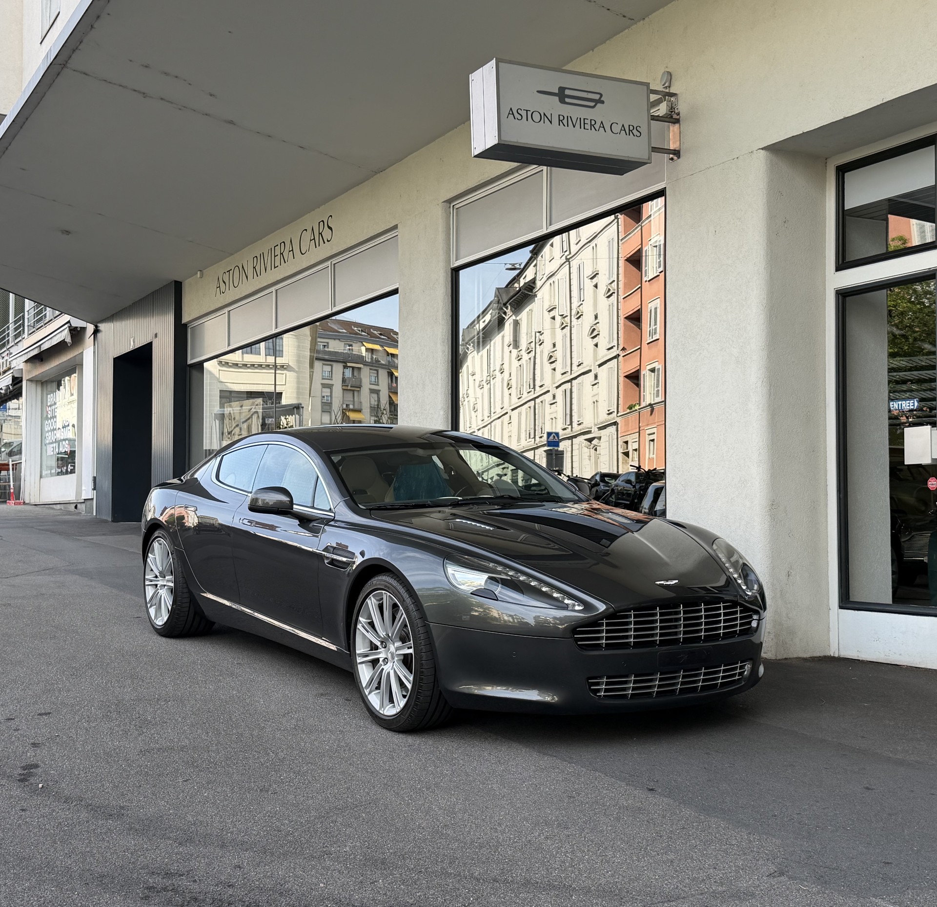 ASTON MARTIN Rapide 5.9 V12 Touchtronic 2-image-3