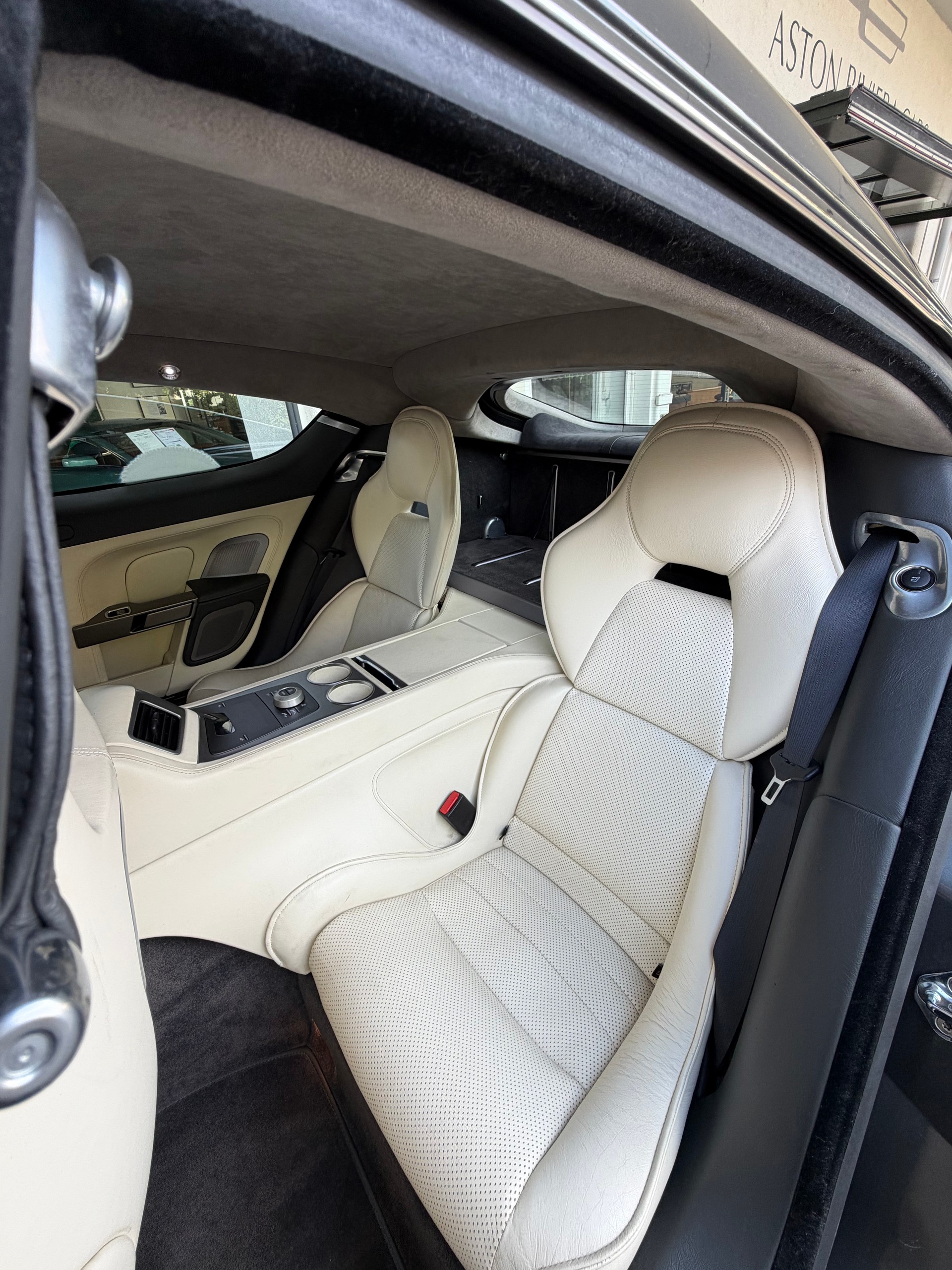 ASTON MARTIN Rapide 5.9 V12 Touchtronic 2-image-8