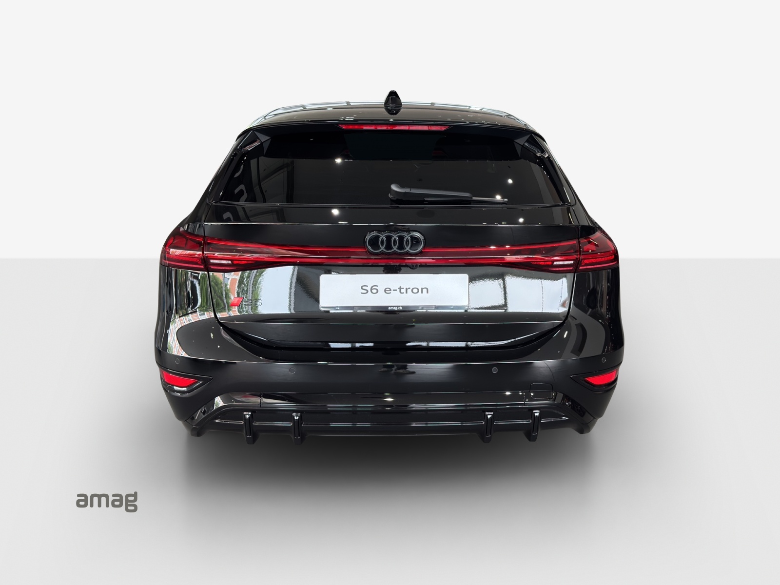 AUDI S6 Avant e-tron quattro-showroom-element-3