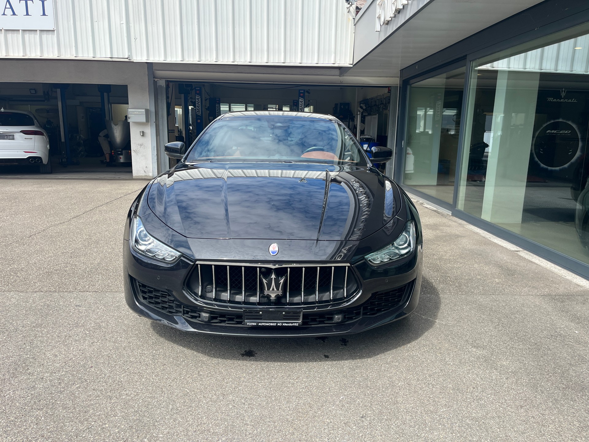 MASERATI Ghibli S Q4 3.0 GranSport-image-10