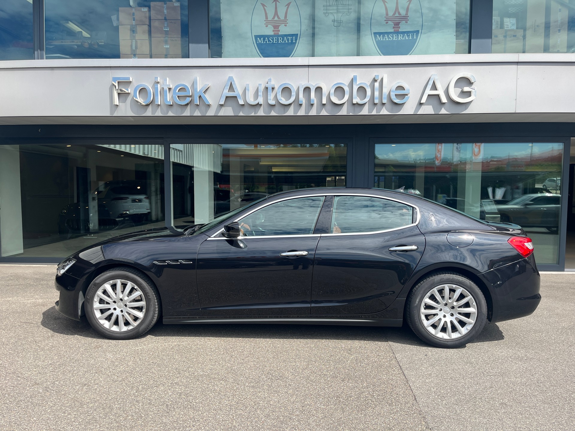 MASERATI Ghibli S Q4 3.0 GranSport-showroom-element-1