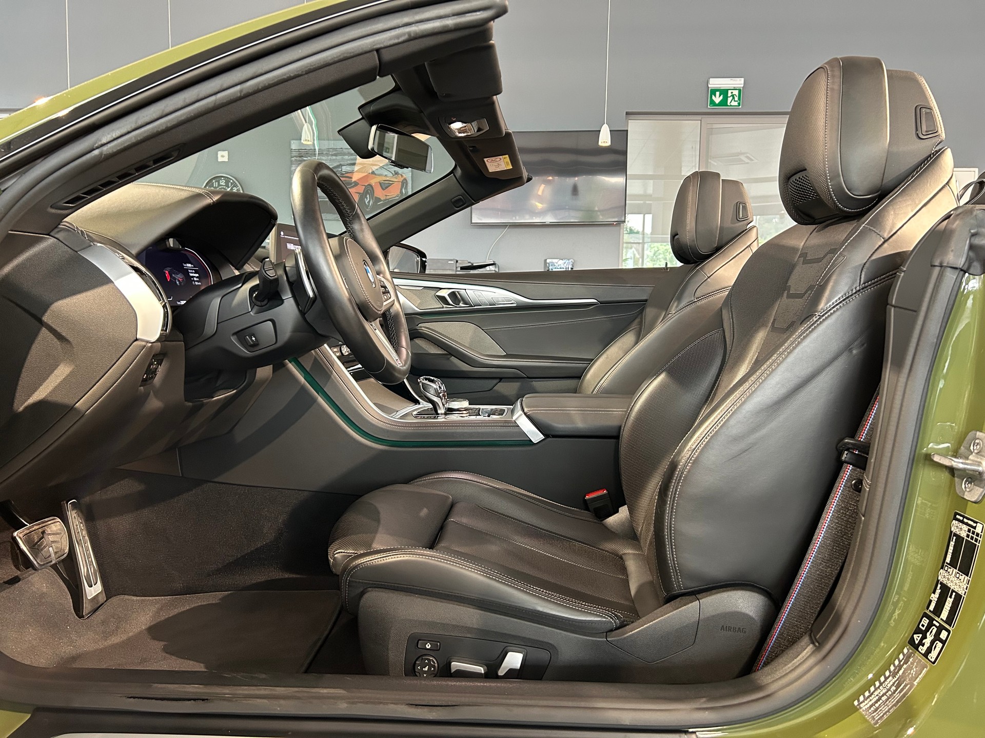 BMW 840i xDrive M Sport Pro Steptronic-image-11