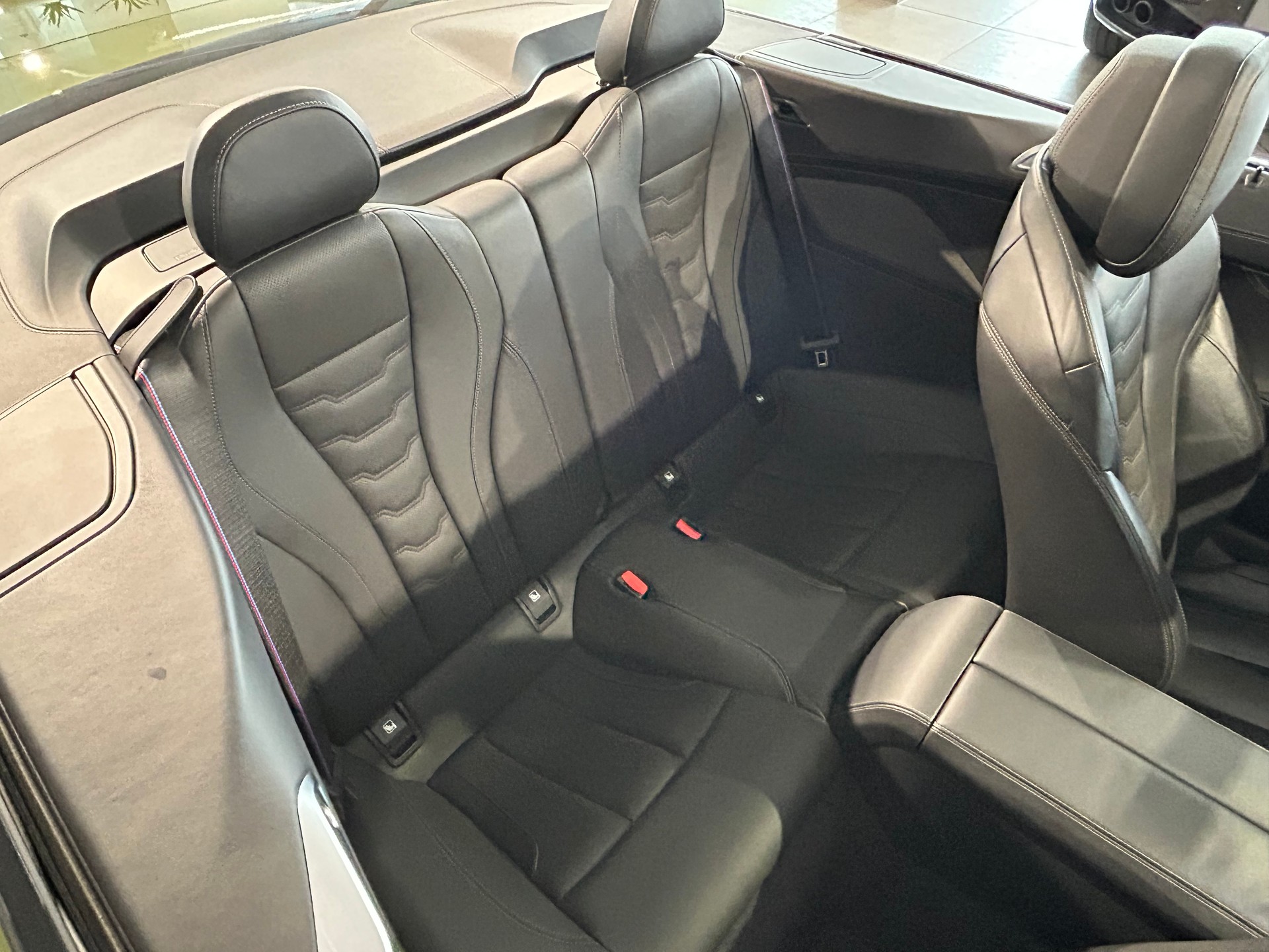 BMW 840i xDrive M Sport Pro Steptronic-image-18