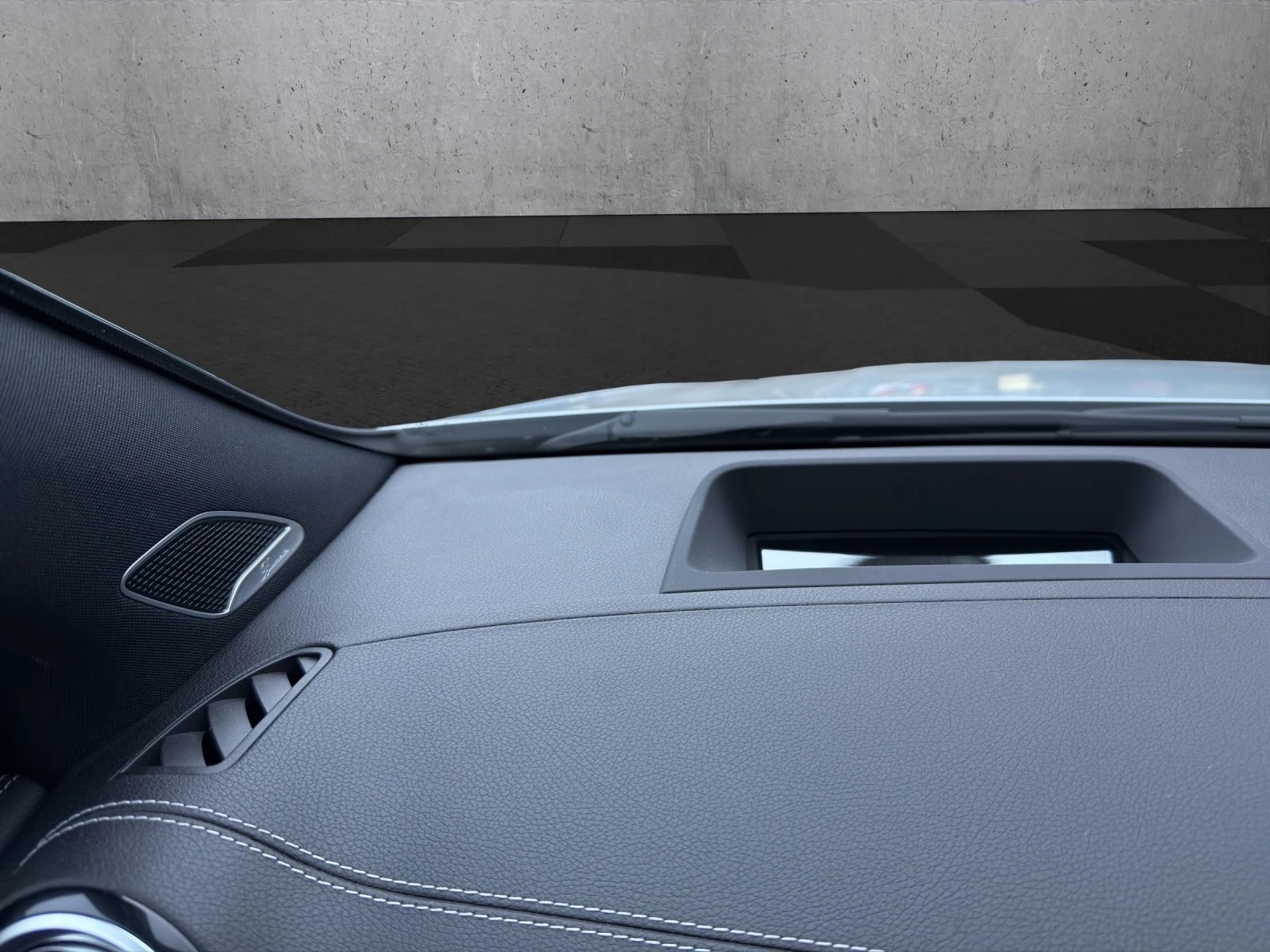 MERCEDES-BENZ B 250 AMG Line-image-15