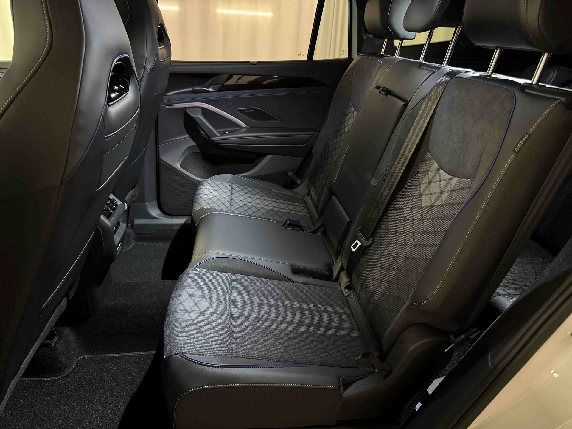 VW Tayron 2.0 TSI R-Line United DSG 4Motion-image-13