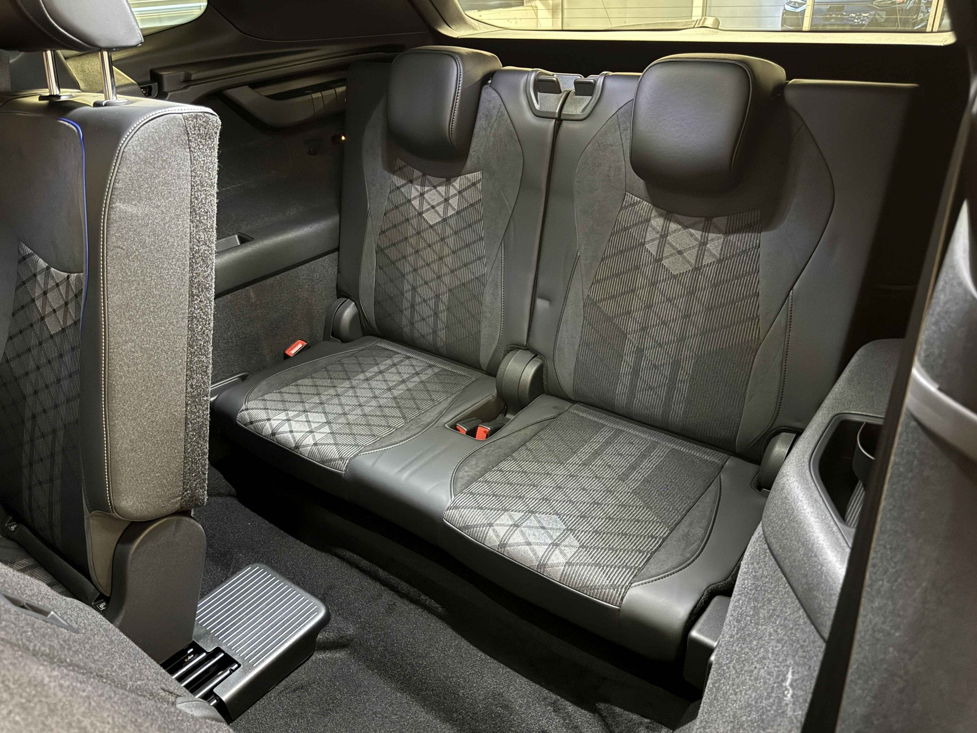 VW Tayron 2.0 TSI R-Line United DSG 4Motion-image-14