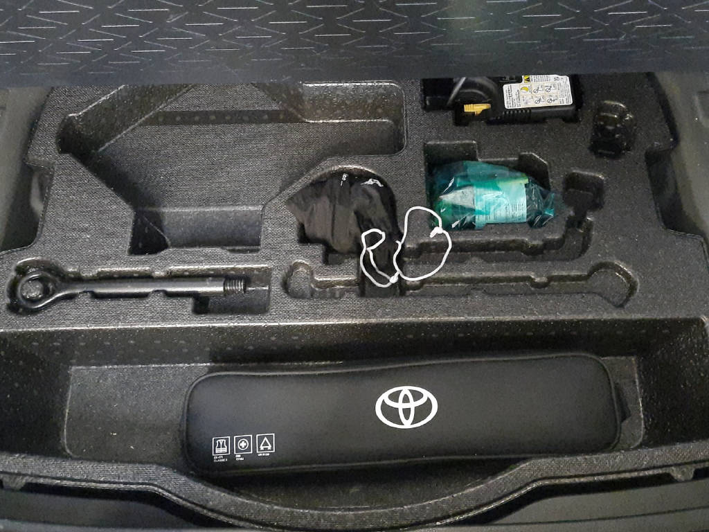 TOYOTA RAV-4 2.5 HEV Adventure-image-15