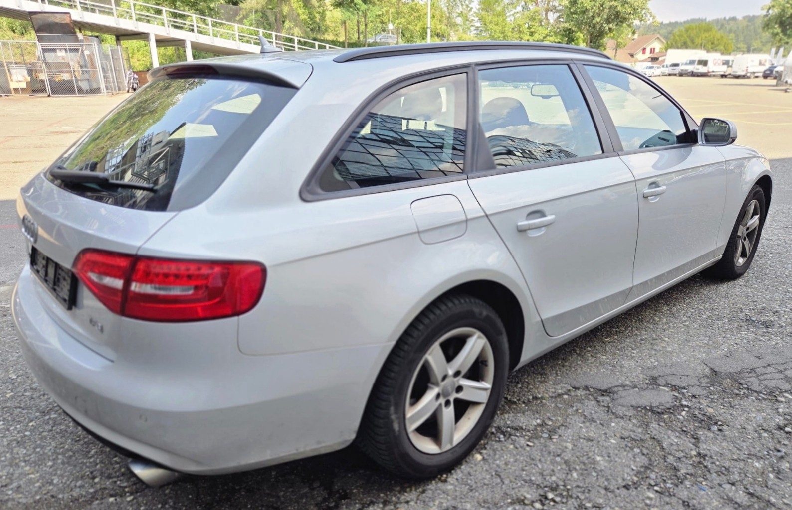 AUDI A4 Avant 2.0 TFSI quattro s-tronic-image-4