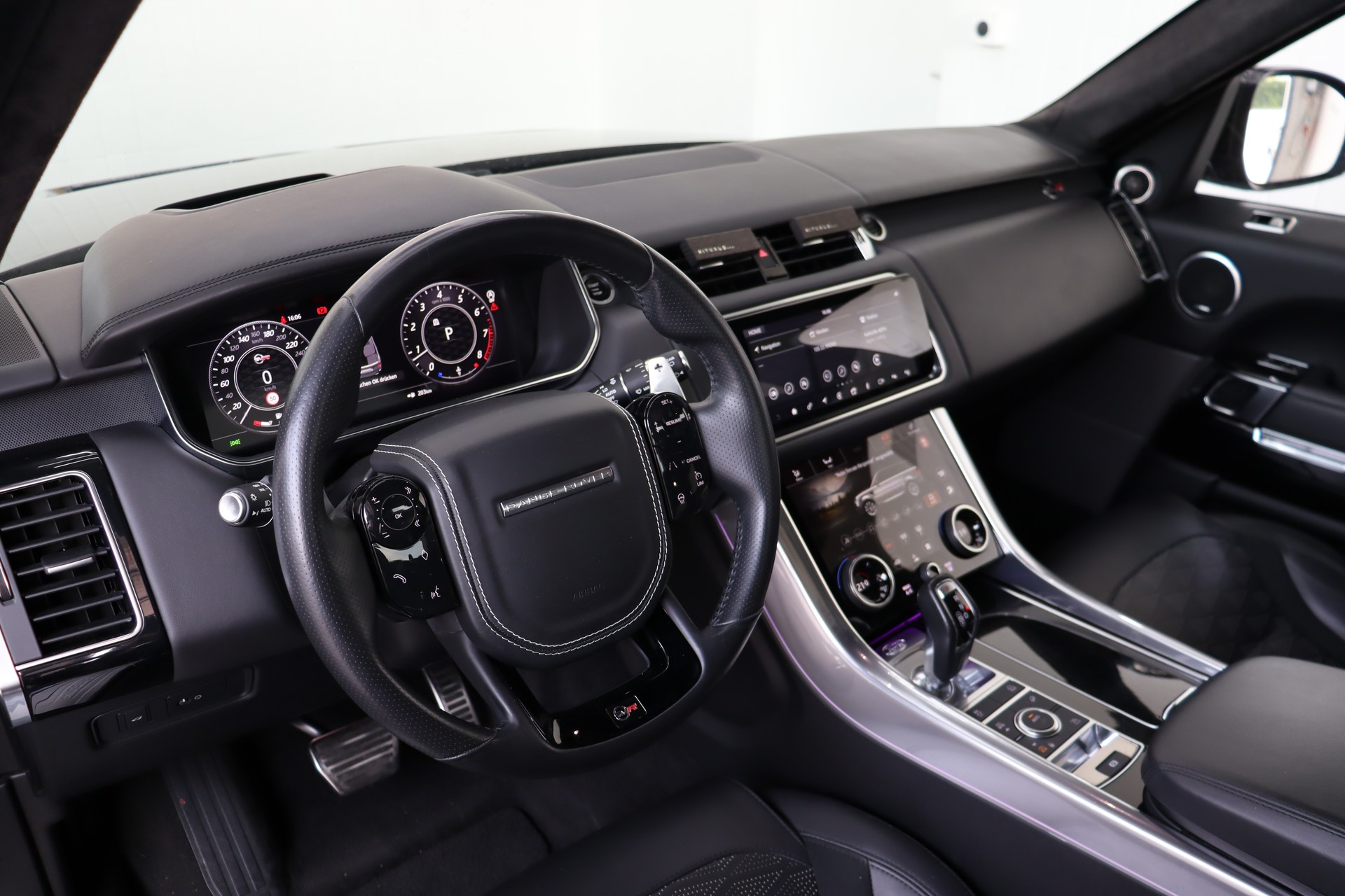 LAND ROVER Range Rover Sport 5.0 V8 S/C SVR Automatic-image-9