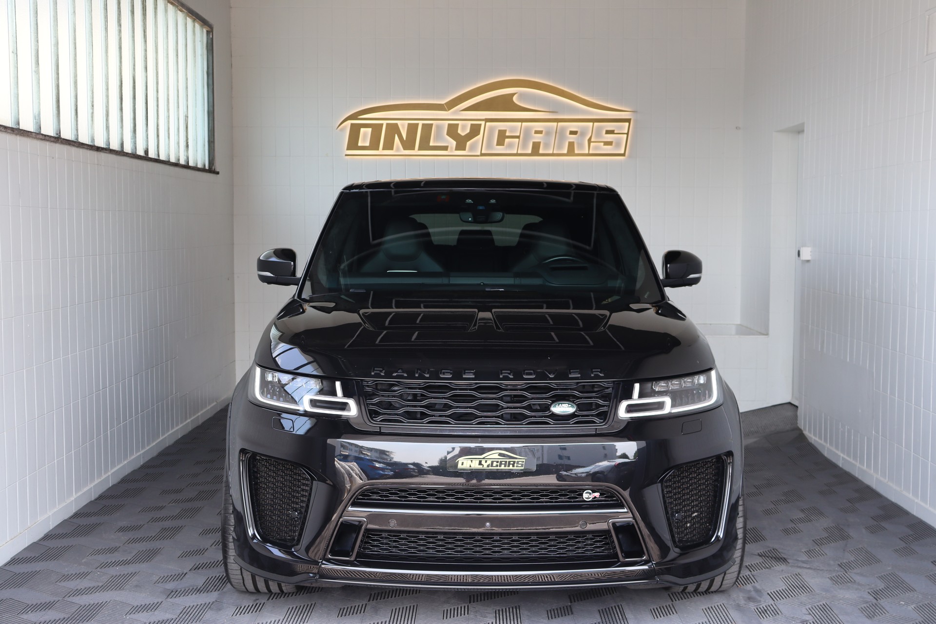 LAND ROVER Range Rover Sport 5.0 V8 S/C SVR Automatic-showroom-element-1