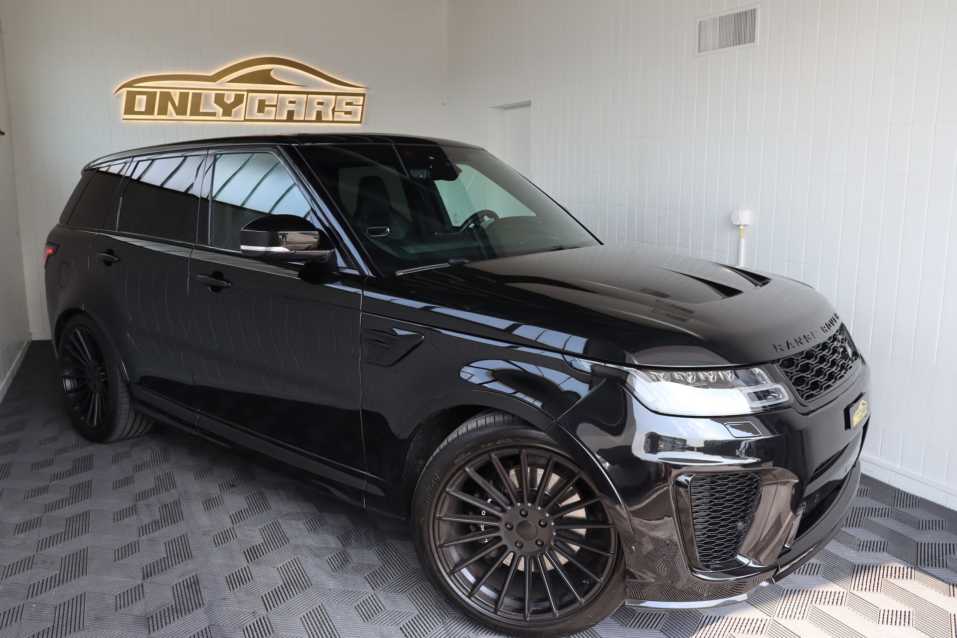 LAND ROVER Range Rover Sport 5.0 V8 S/C SVR Automatic-showroom-element-2