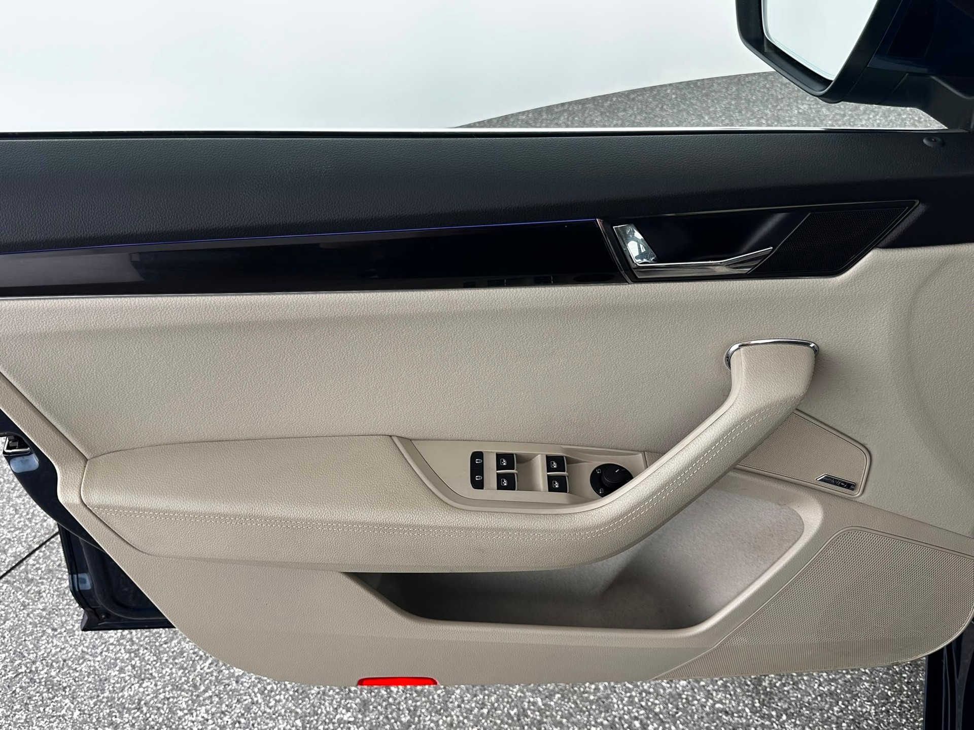 SKODA Superb Combi 2.0 TSI L&K 4x4 DSG / Vollausstattung / AHK / Leasing ab 399.--image-16