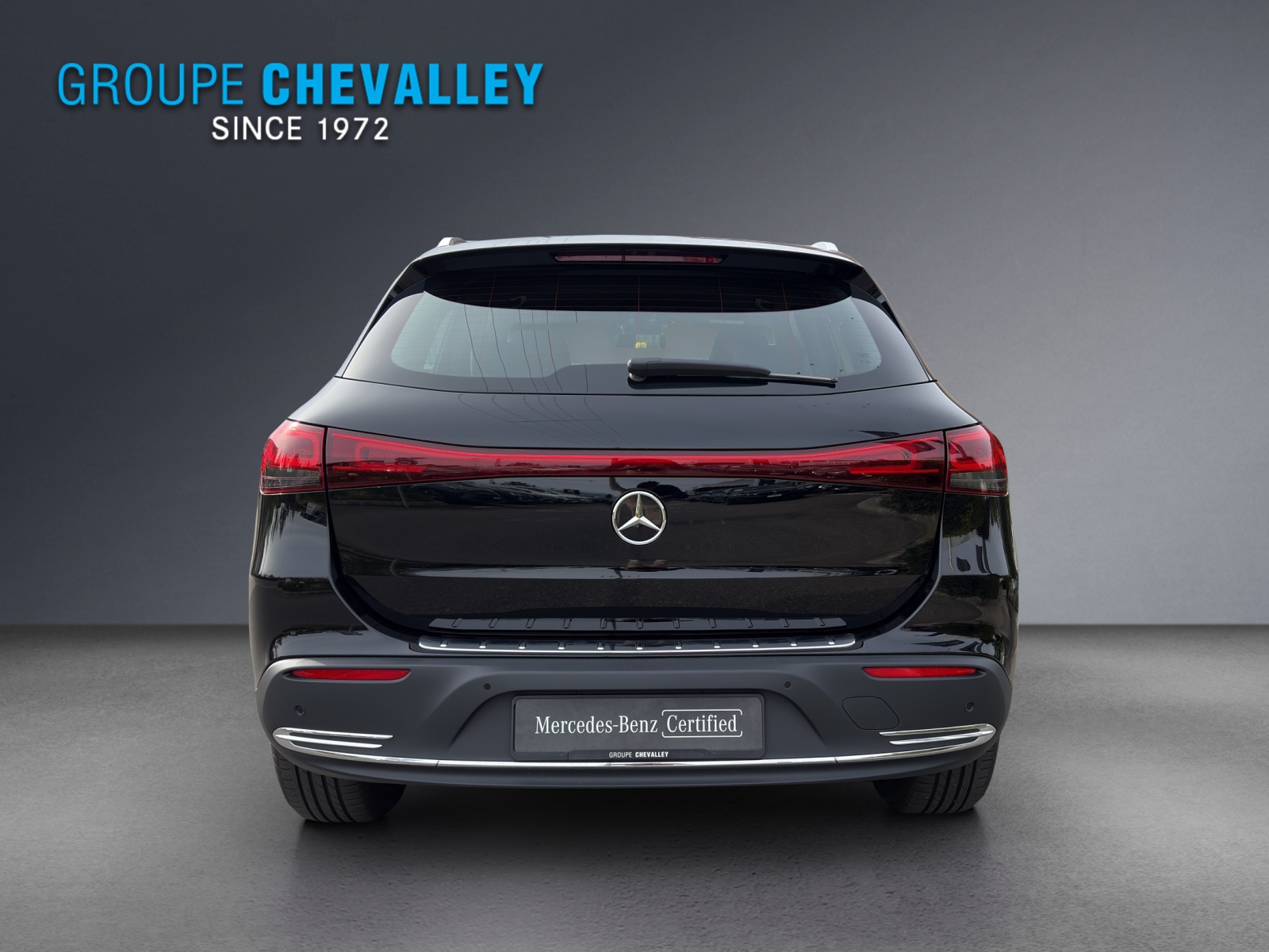 MERCEDES-BENZ EQA 300 4Matic-image-4